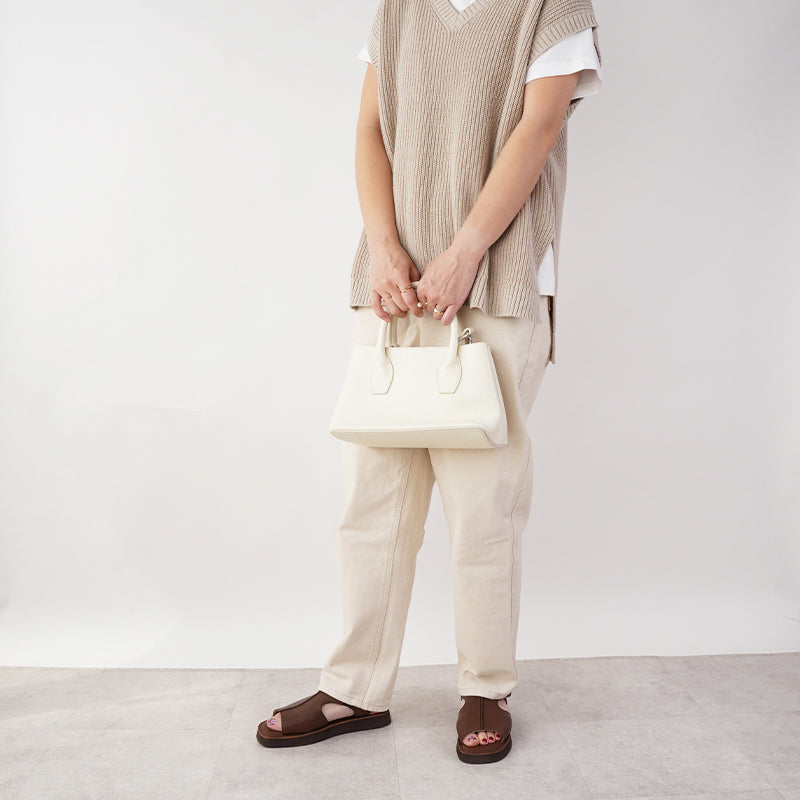 リリオブランコLirio blanco 本革サンダル甲深2.5cmヒールレザー