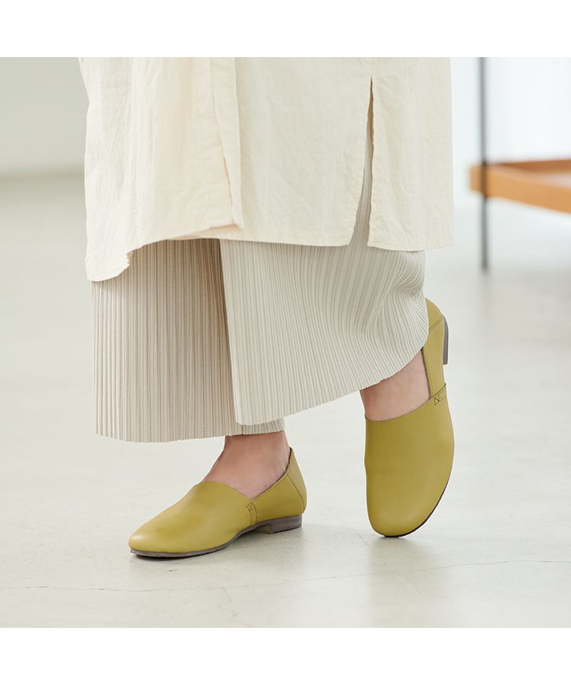 ゾック ZOCCU スリッポン レディース レザー 本革 牛革 柔らかい 歩きやすい 痛くない 1.4cmローヒール ぺたんこ 黒 ブラック ブラウン ホワイト オリーブ 通勤 仕