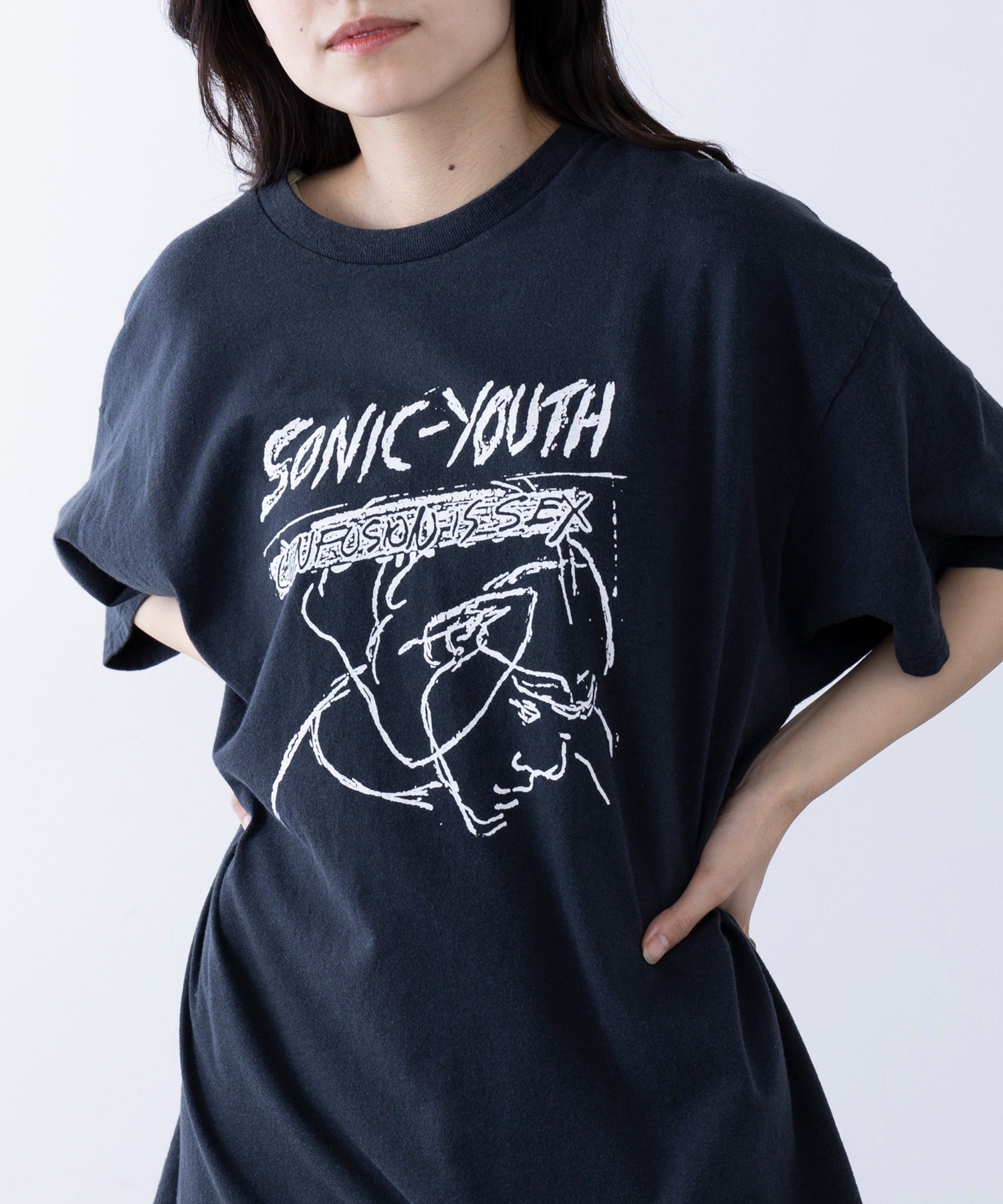 スリフティールック THRIFTY LOOK NIRVANA / RED HOT CHILI PEPPERS / The Beatles / oasis vintage Tee ロックバンドTEE S/S 半袖Tシャツ （ブラック系その他） ブラック系その他