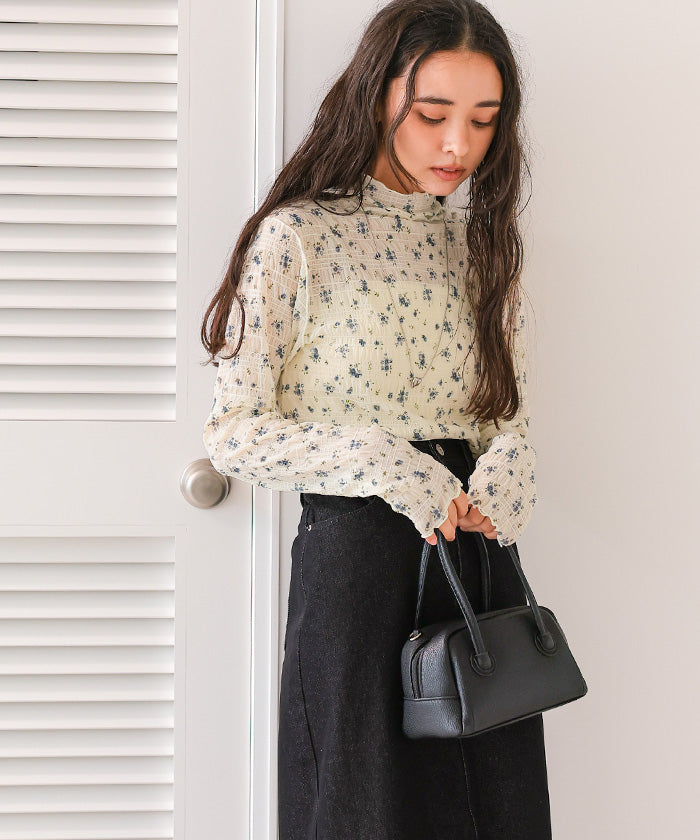 ティティベイト titivate フラワーレースボトルネックトップス （オフホワイト） オフホワイト