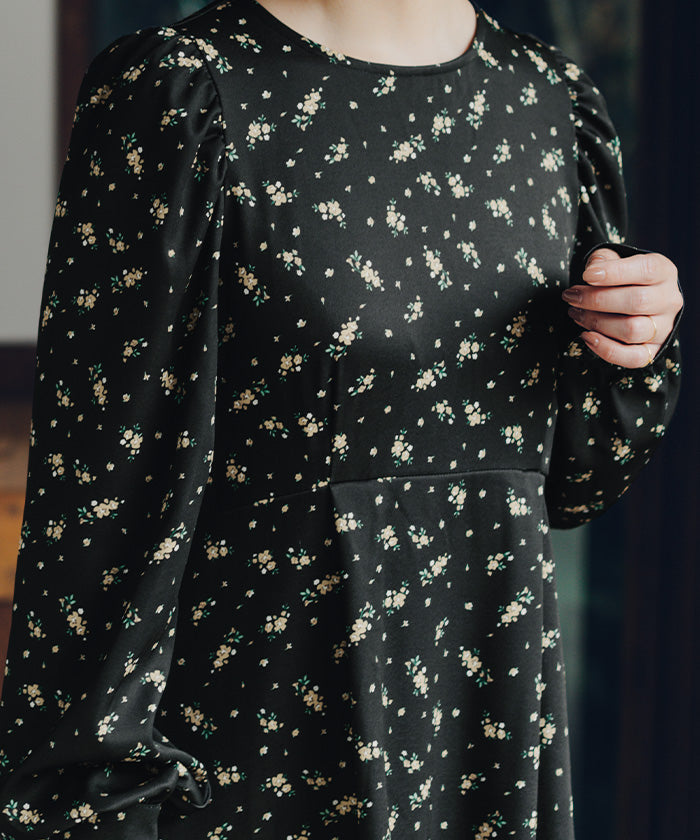 ティティベイト titivate ボリュームギャザースリーブフレアワンピース （ドット2） ドット2