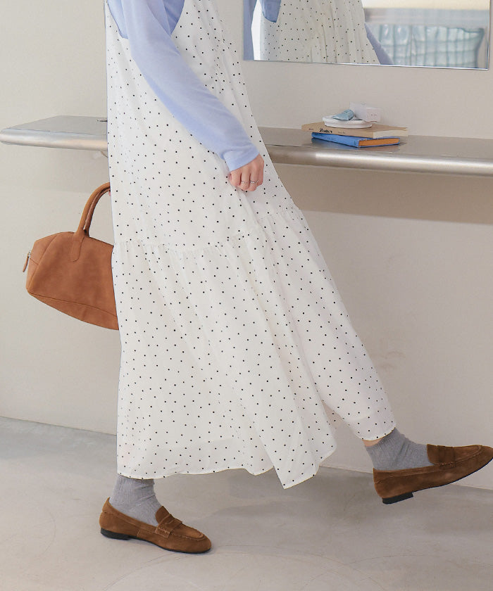 ティティベイト titivate Vネックフレアシルエットキャミソールワンピース （ブラック） ブラック