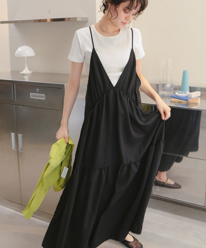 ティティベイト titivate Vネックフレアシルエットキャミソールワンピース （ブラック） ブラック