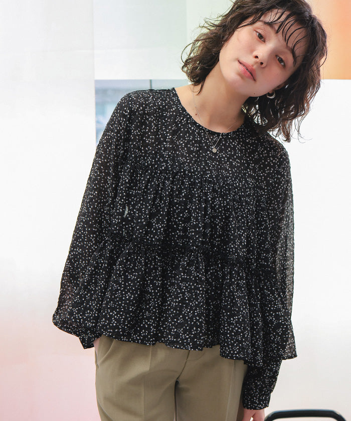 ティティベイト titivate 花柄ティアードギャザーブラウス （アイボリー） アイボリー