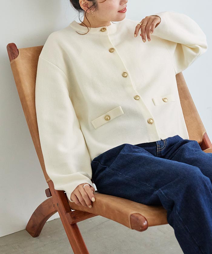 ティティベイト titivate ゴールド釦ニットカーディガン （オフホワイト） オフホワイト