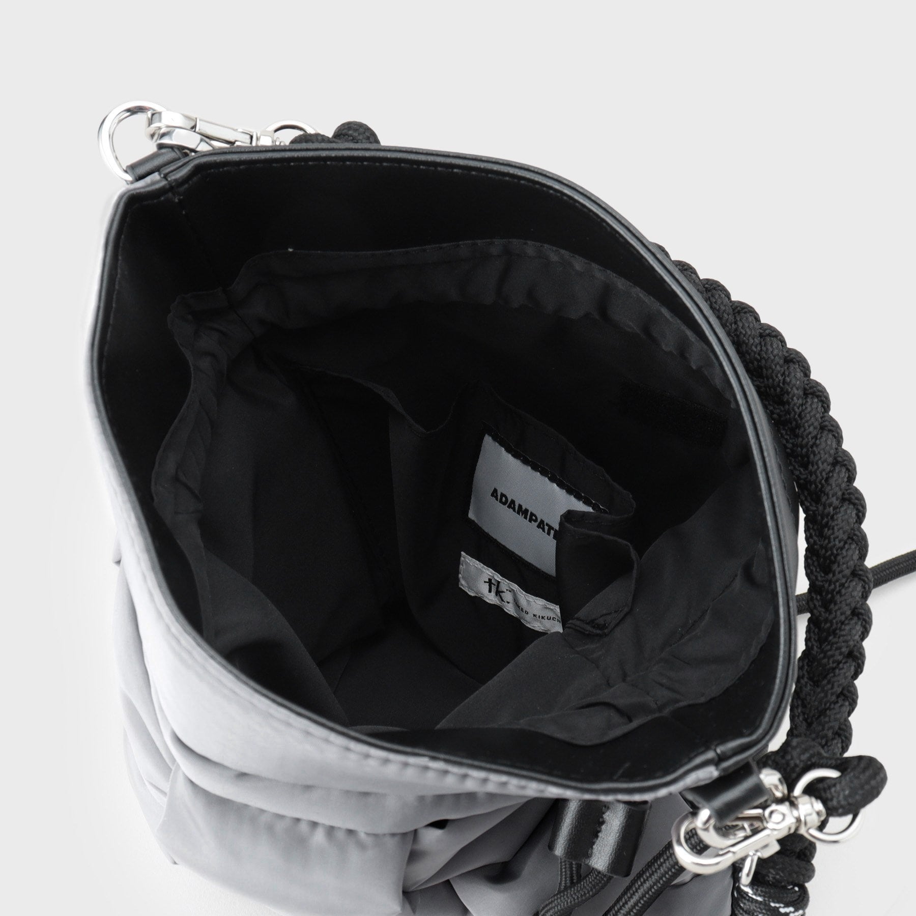 ティーケー タケオ キクチ tk.TAKEO KIKUCHI ADAMPATEK 別注 パテッドイントレ巾着ショルダーバッグ （グレー(512)） グレー(512)