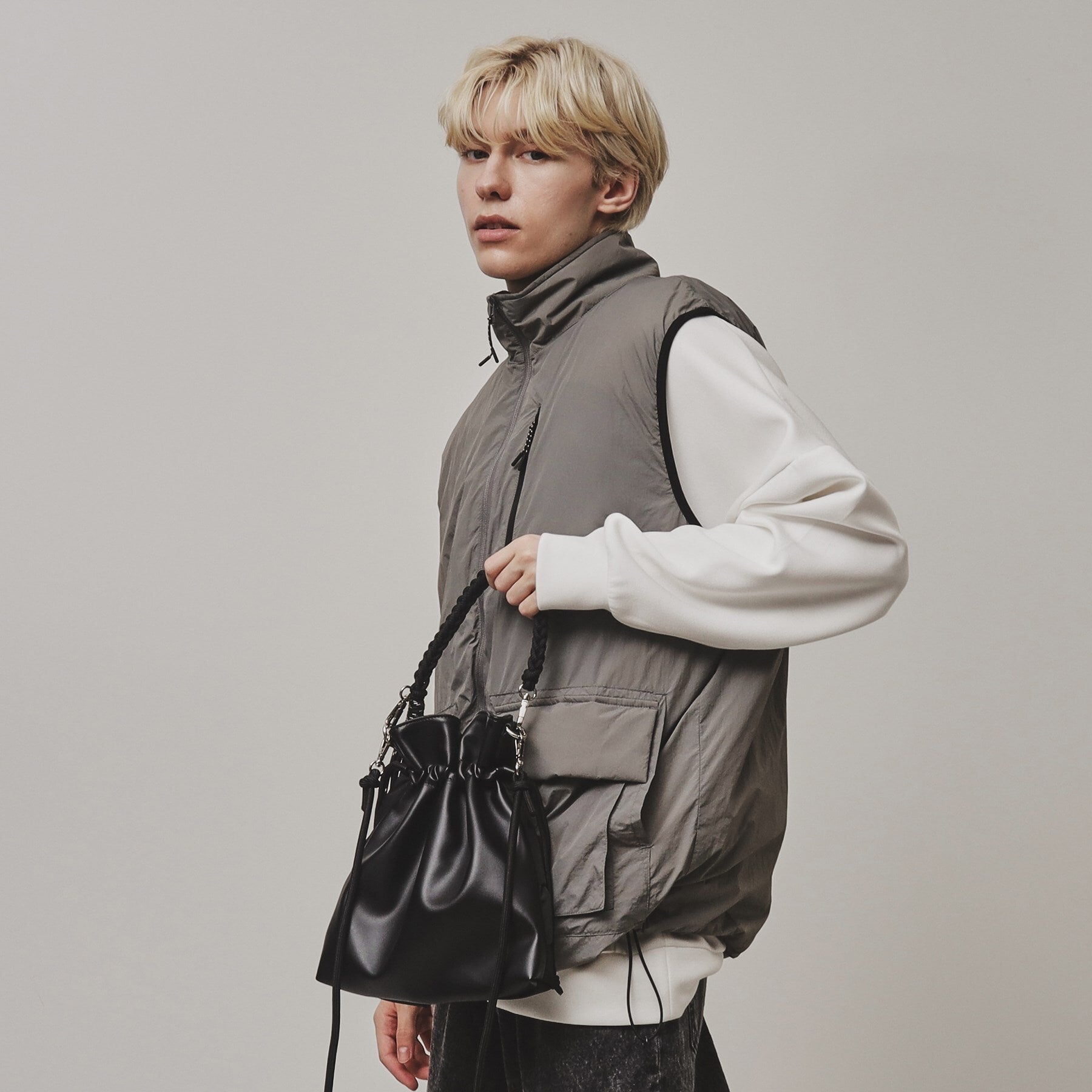 ティーケー タケオ キクチ tk.TAKEO KIKUCHI ADAMPATEK 別注 パテッドイントレ巾着ショルダーバッグ （グレー(512)） グレー(512)