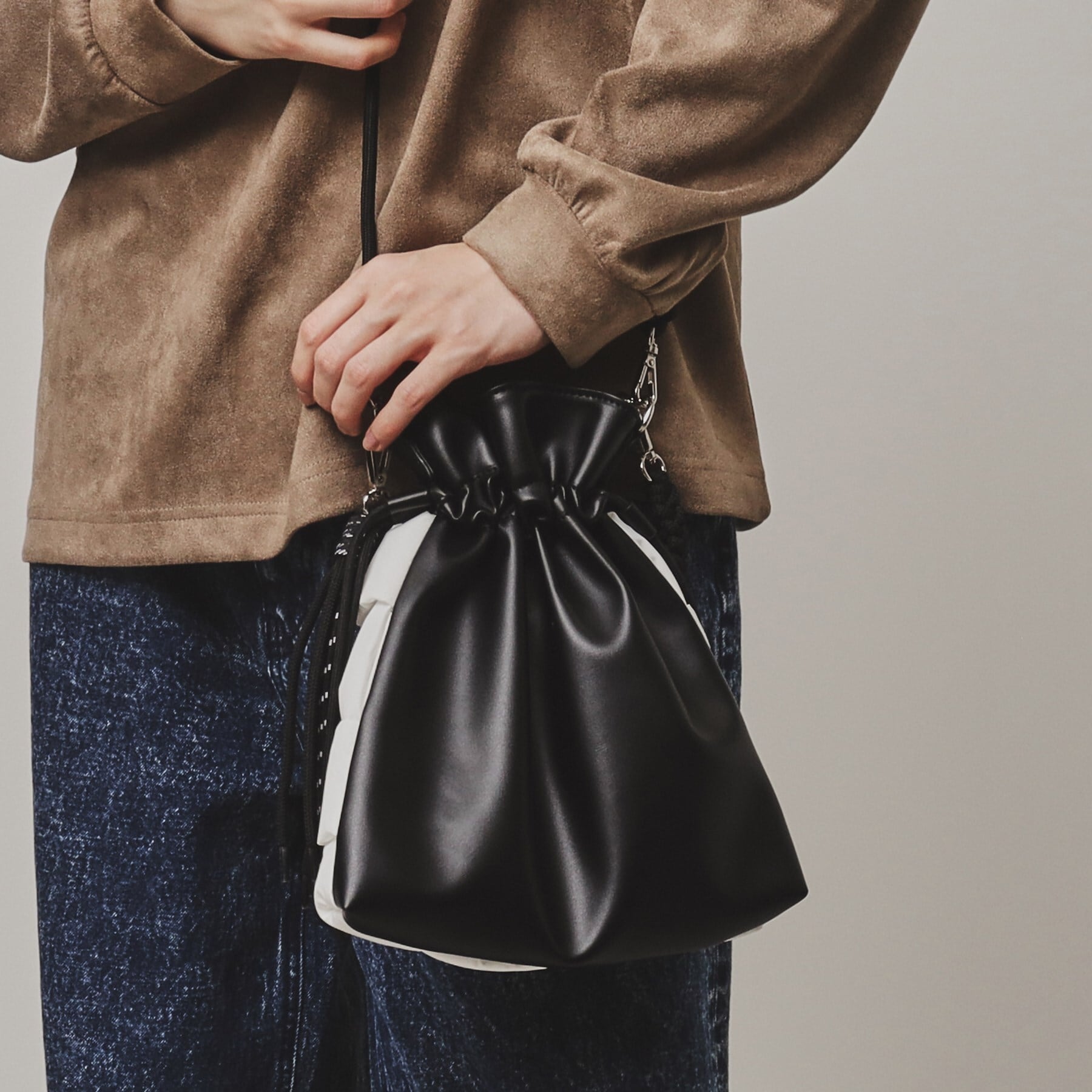 ティーケー タケオ キクチ tk.TAKEO KIKUCHI ADAMPATEK 別注 パテッドイントレ巾着ショルダーバッグ （グレー(512)） グレー(512)