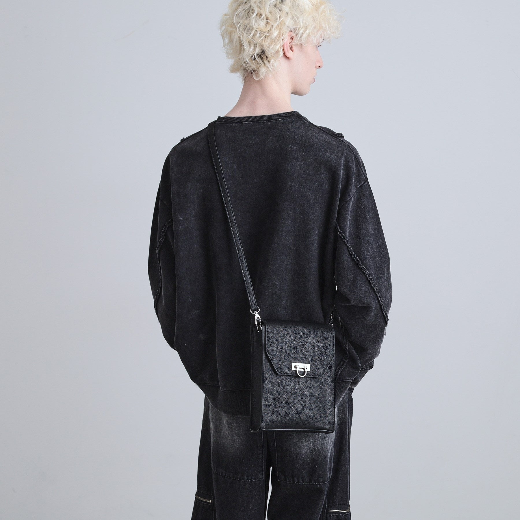 ティーケー タケオ キクチ tk.TAKEO KIKUCHI スクエアボックスショルダーバッグ（ユニセックスアイテム） （グレー(116)） グレー(116)