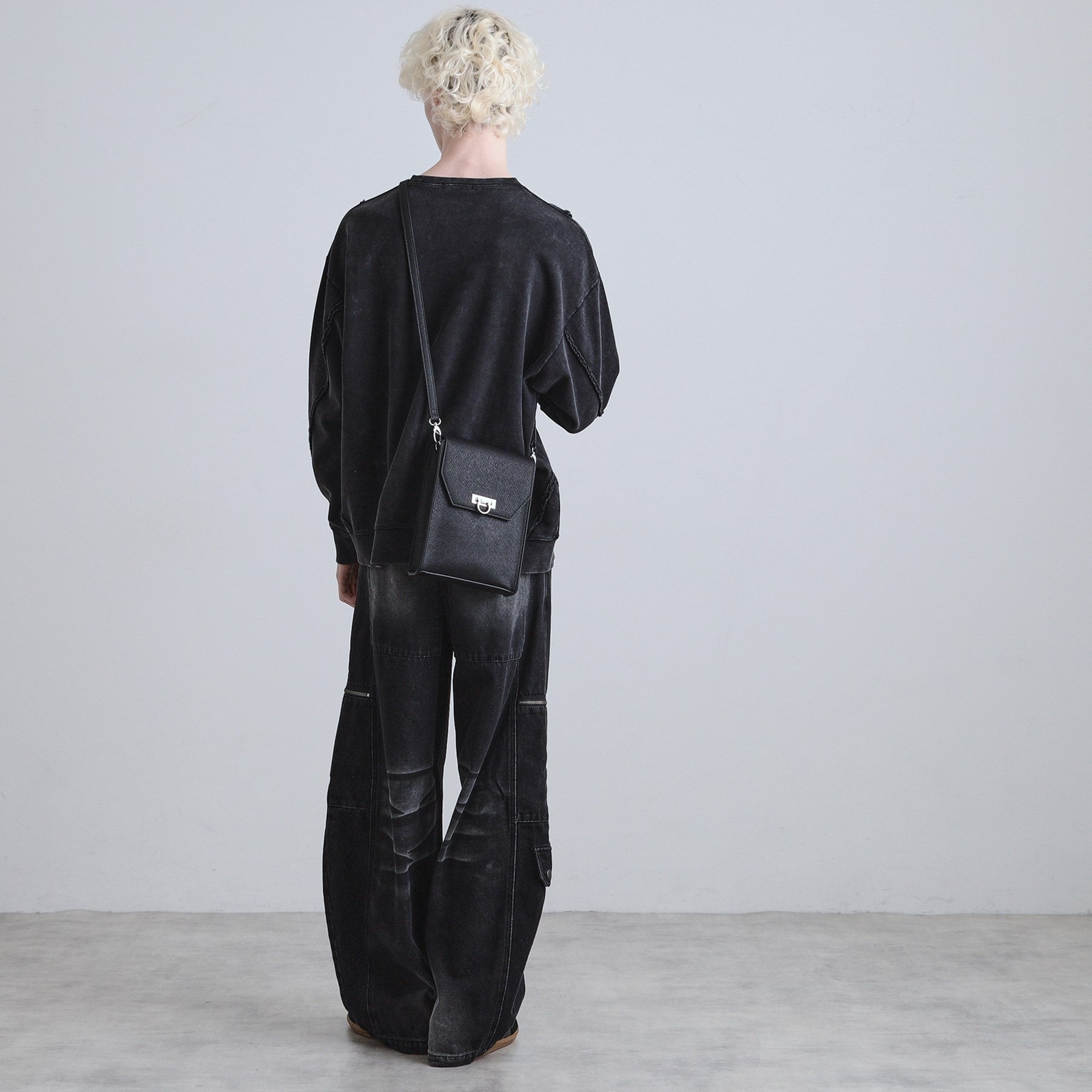 ティーケー タケオ キクチ tk.TAKEO KIKUCHI スクエアボックスショルダーバッグ（ユニセックスアイテム） （グレー(116)） グレー(116)