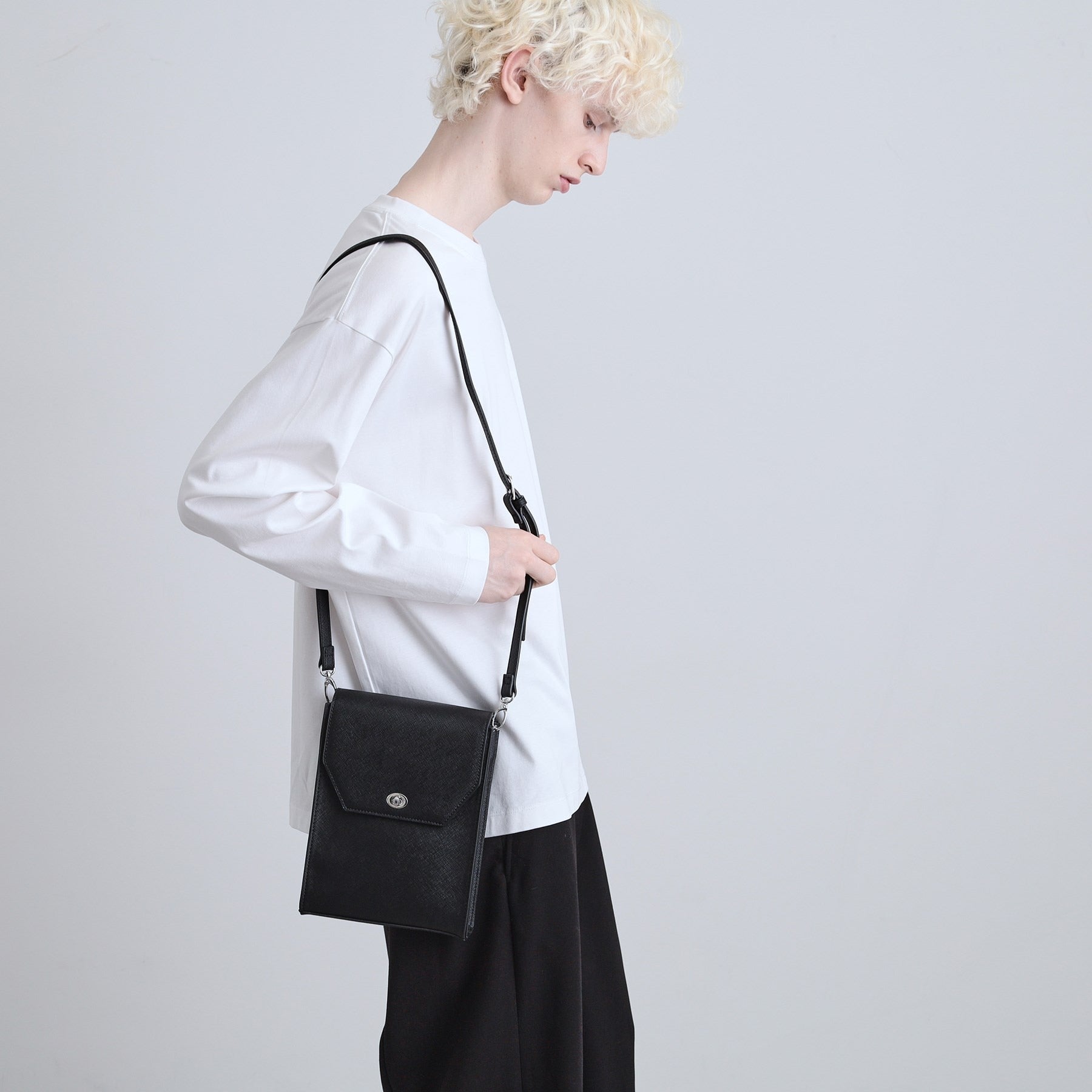 ティーケー タケオ キクチ tk.TAKEO KIKUCHI スクエアボックスショルダーバッグ（ユニセックスアイテム） （グレー(116)） グレー(116)