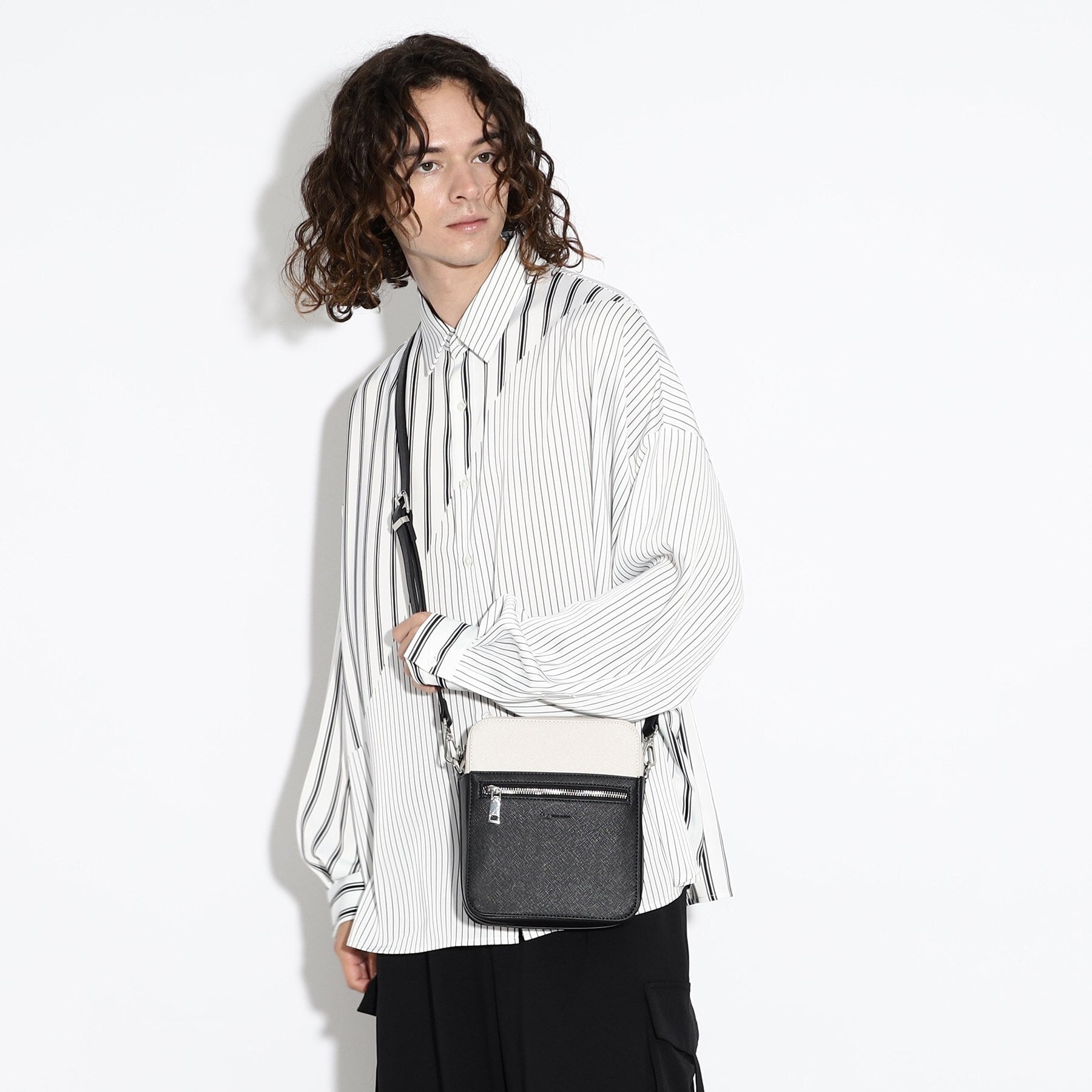 ティーケー タケオ キクチ tk.TAKEO KIKUCHI バイカラースクエアショルダーバッグ （ブラック(519)） ブラック(519)