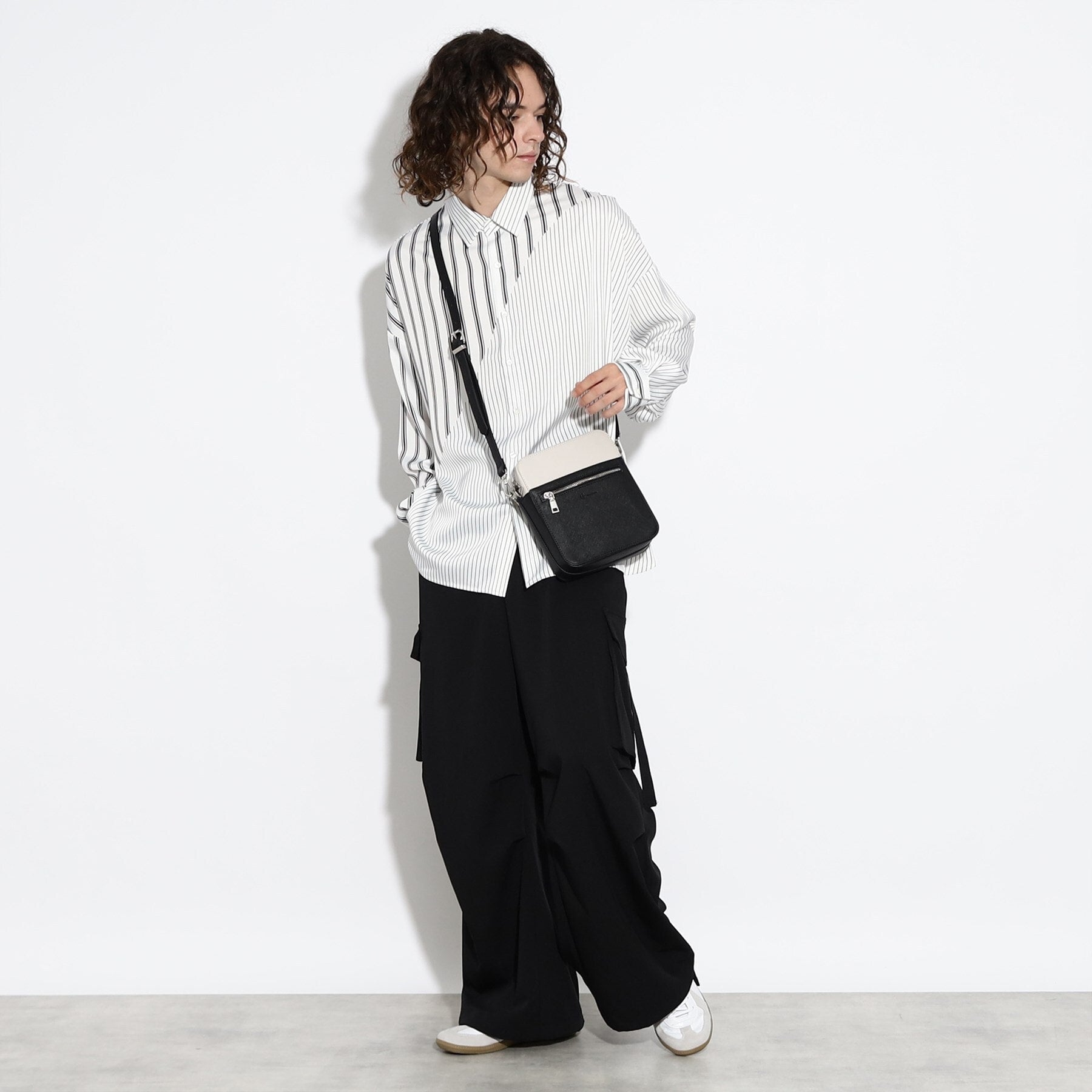 ティーケー タケオ キクチ tk.TAKEO KIKUCHI バイカラースクエアショルダーバッグ （ブラック(519)） ブラック(519)