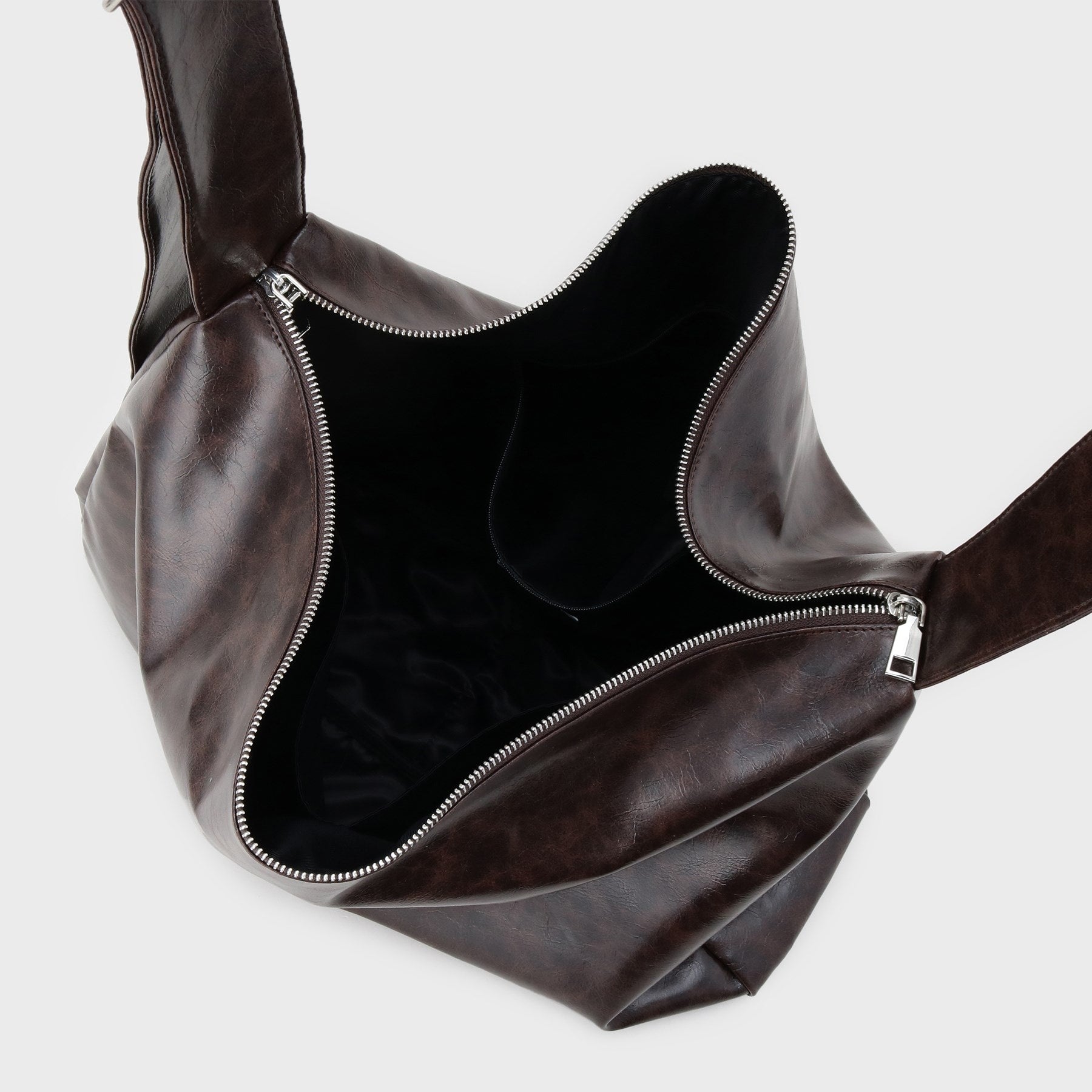 ティーケー タケオ キクチ tk.TAKEO KIKUCHI ルーズビッグショルダーバッグ／たすき掛け／ビッグ／A3サイズ収納可能 （ブラウン(944)） ブラウン(944)