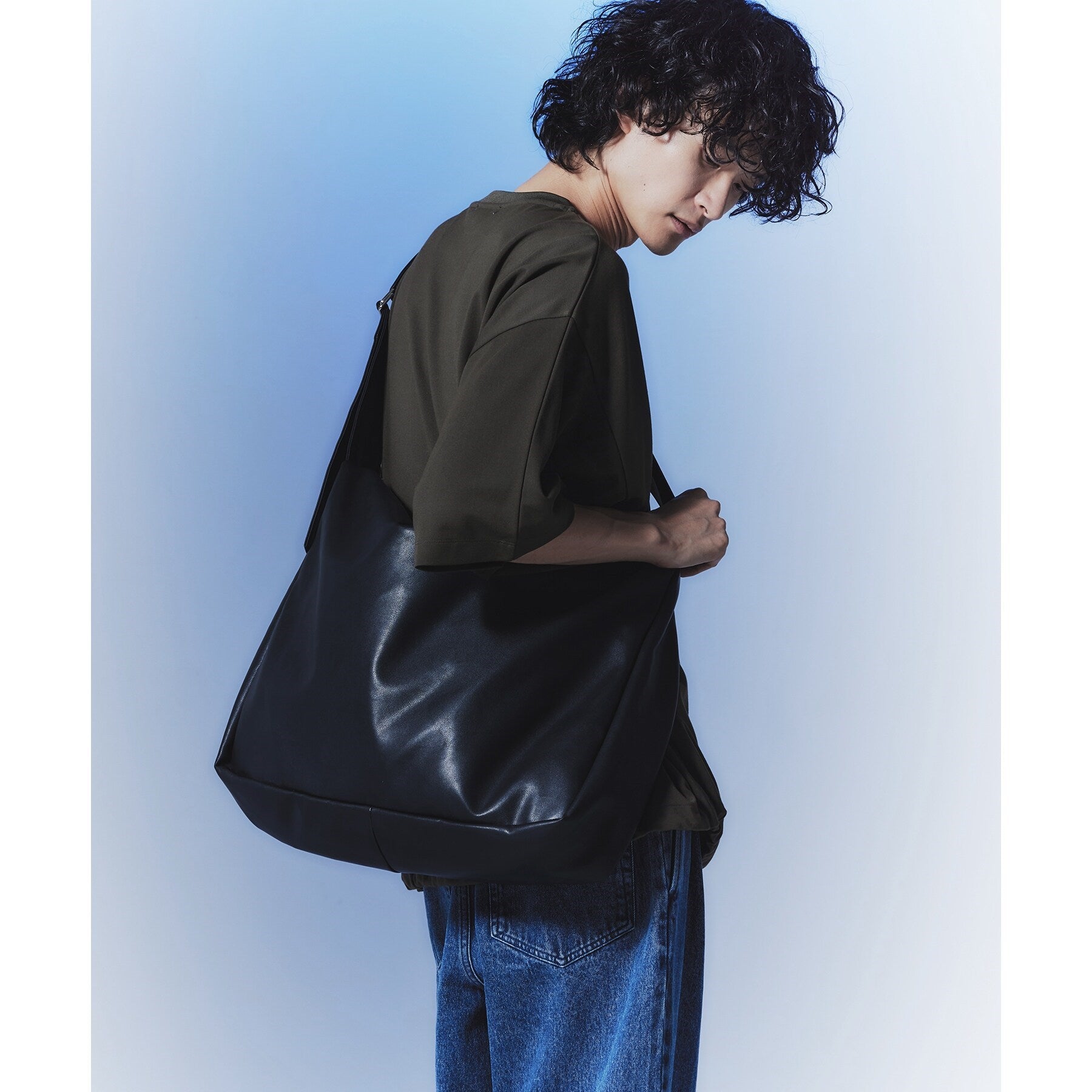 ティーケー タケオ キクチ tk.TAKEO KIKUCHI ルーズビッグショルダーバッグ／たすき掛け／ビッグ／A3サイズ収納可能 （ブラウン(944)） ブラウン(944)