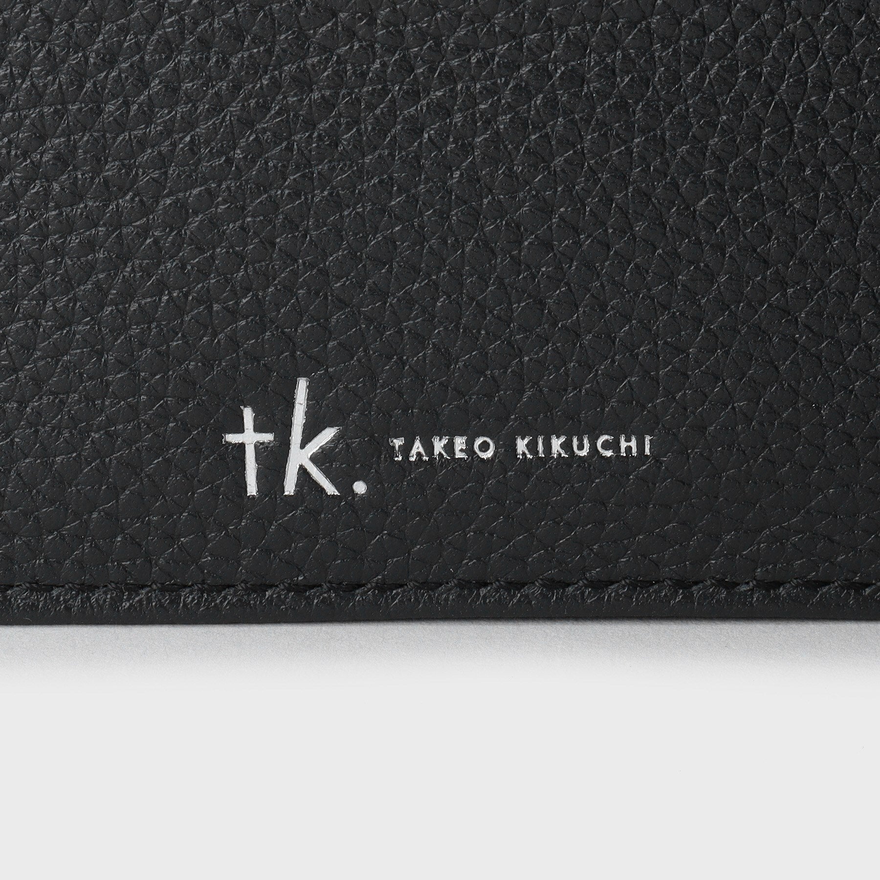 ティーケー タケオ キクチ tk.TAKEO KIKUCHI 【リアルレザー】プレート二つ折りウォレット （ブラック(019)） ブラック(019)