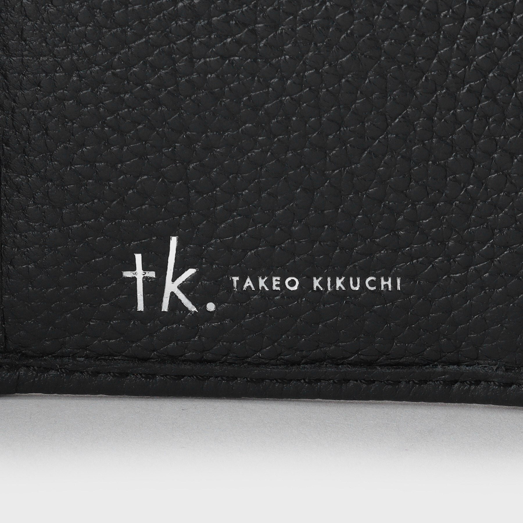 ティーケー タケオ キクチ tk.TAKEO KIKUCHI 【リアルレザー】プレート三つ折りウォレット （ブラック(019)） ブラック(019)