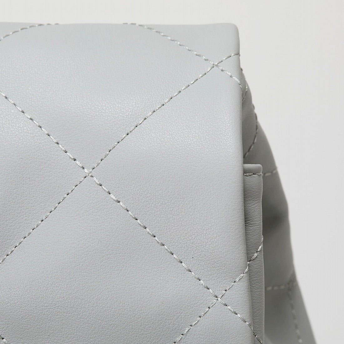 TOPKAPI TOPKAPI Soft Leather Quilted Mini Backpack with Chain