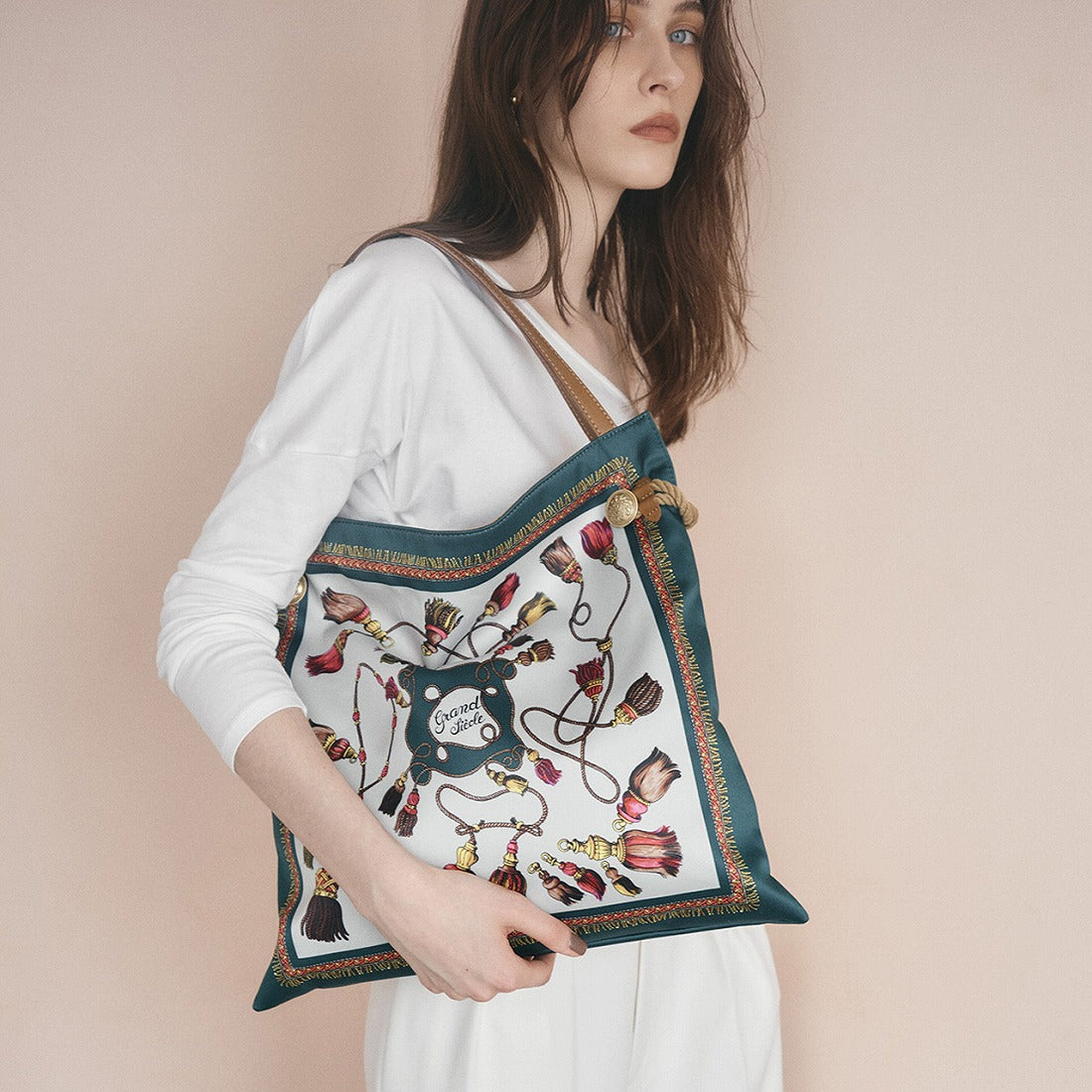 Topkapi TOPKAPI 【TREASURE TOPKAPI】 Mild Satin Scarf Pattern Tote Bag