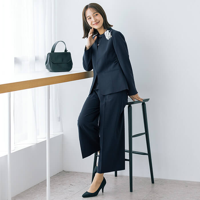 トウキョウソワール 東京ソワール WEB限定商品 ミセス 洗える パンツスーツ 結婚式 入学式 卒業式 セレモニースーツ レディース  セットアップ ネイビー 紺 ジャケット ブラウス パンツ 3点セット （ネイビー） ネイビー