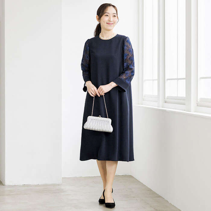 トウキョウソワール 東京ソワール WEB限定｜上品なフラワー刺繍のネイビードレス （ネイビー） ネイビー