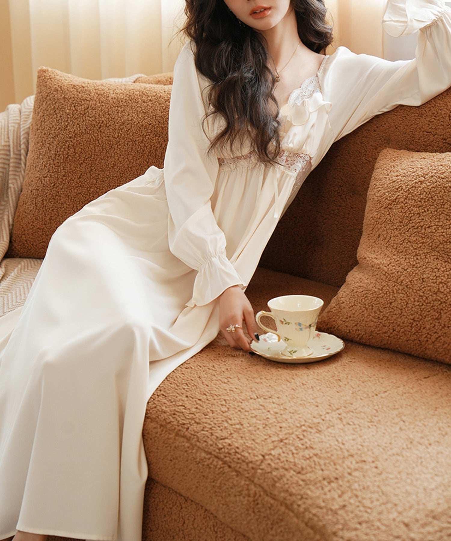 Jasmine Grandiflorum 【Jasmine】 Silk-like Frill × Lace Long Sleeve Long Dress Loungewear