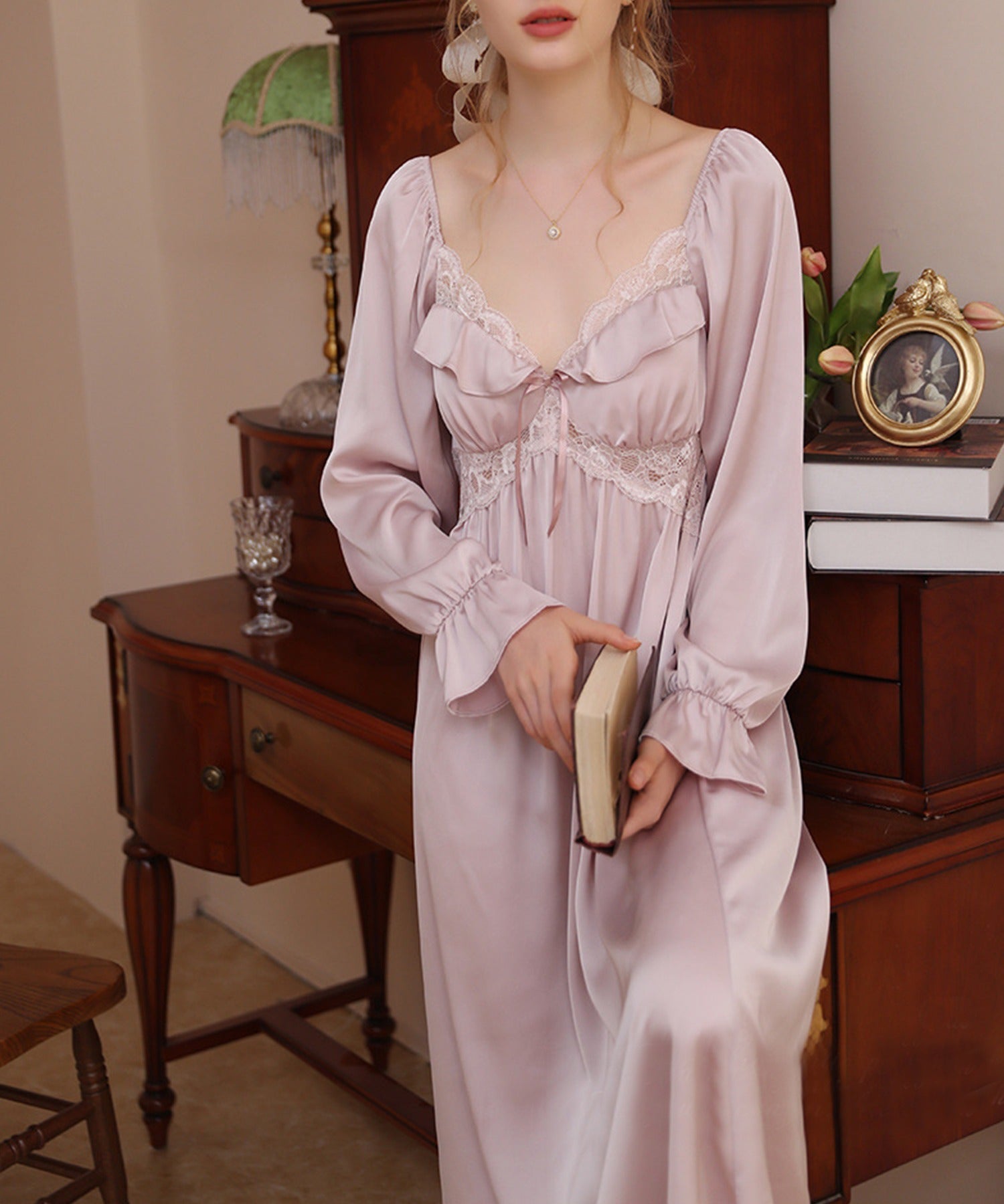 Jasmine Grandiflorum 【Jasmine】 Silk-like Frill × Lace Long Sleeve Long Dress Loungewear