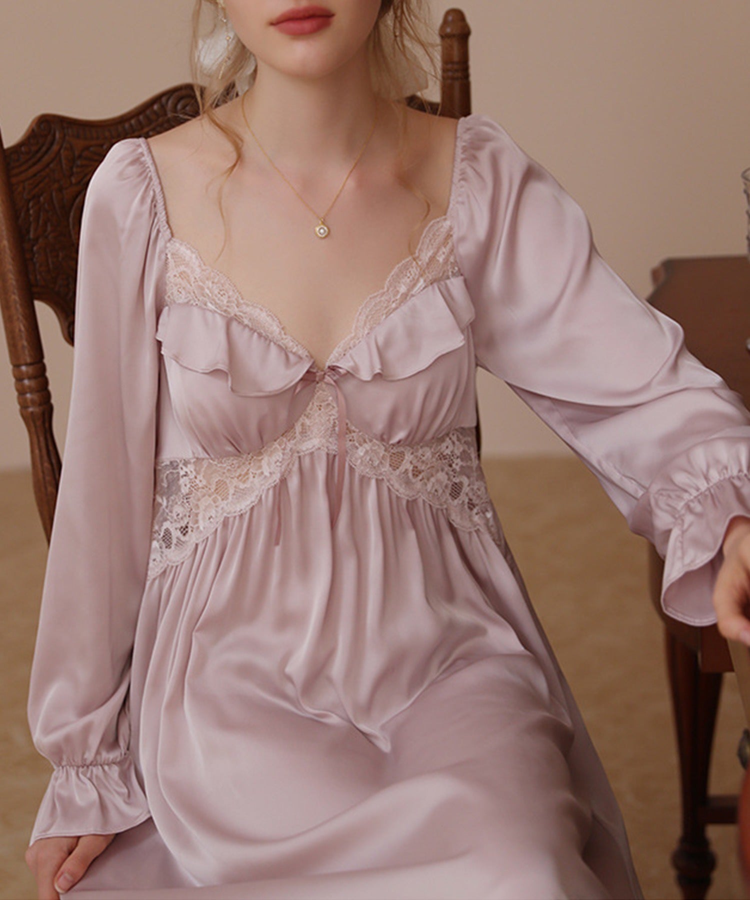 Jasmine Grandiflorum 【Jasmine】 Silk-like Frill × Lace Long Sleeve Long Dress Loungewear