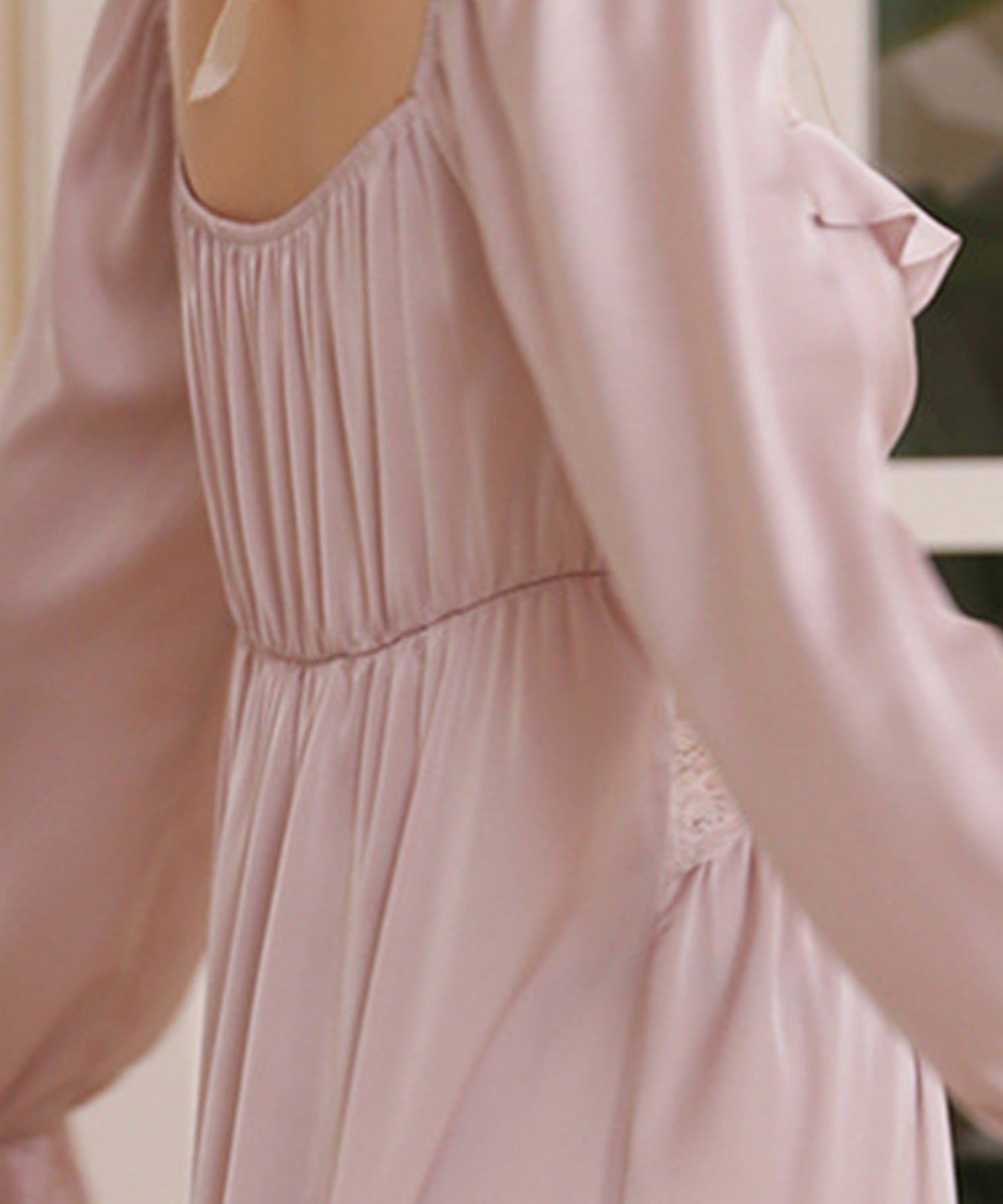 Jasmine Grandiflorum 【Jasmine】 Silk-like Frill × Lace Long Sleeve Long Dress Loungewear