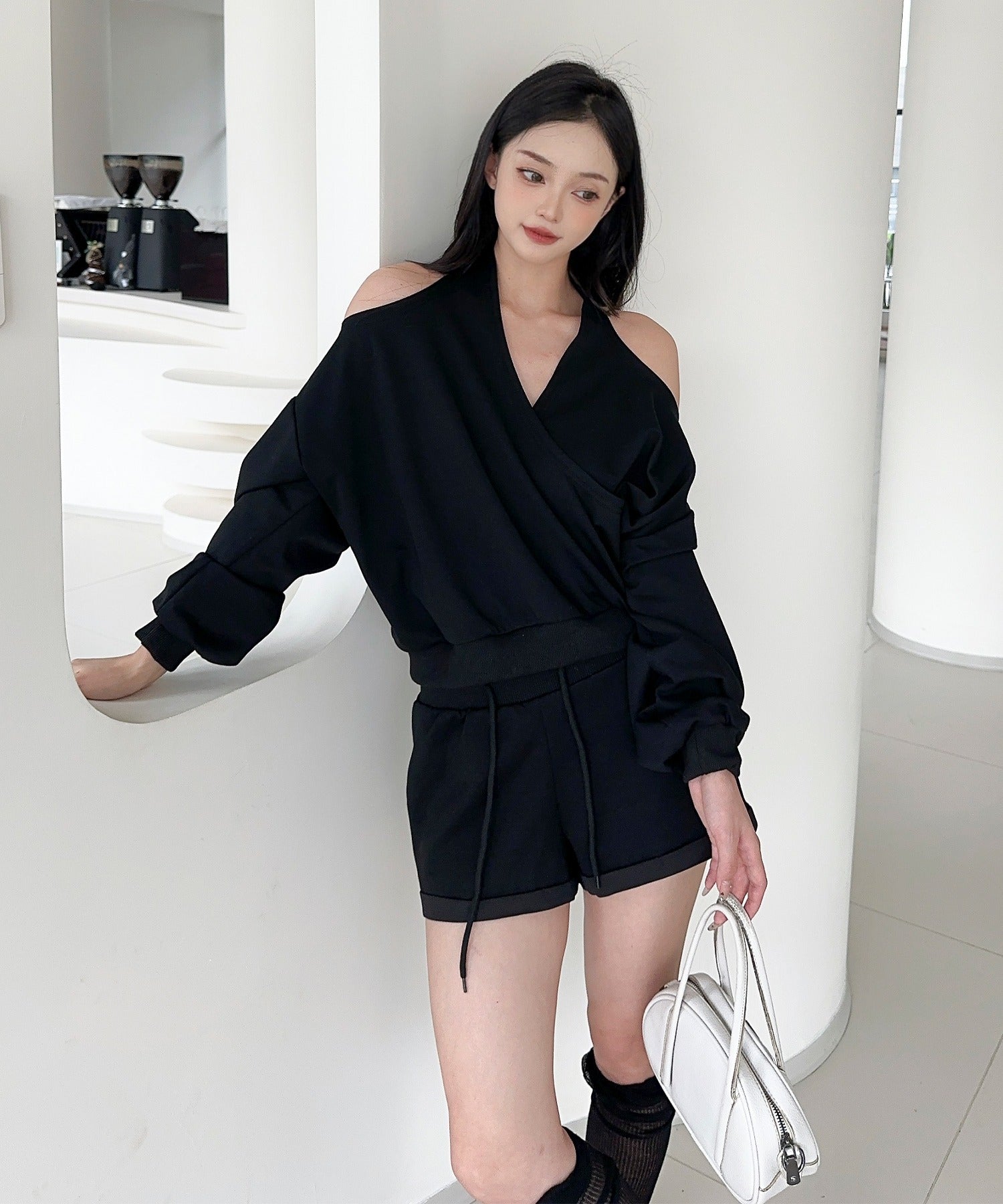 ジャスミングランディフローラム Jasmine Grandiflorum 【Jasmine】肩見せスウェット+スウェットショートパンツ （ブラック） ブラック