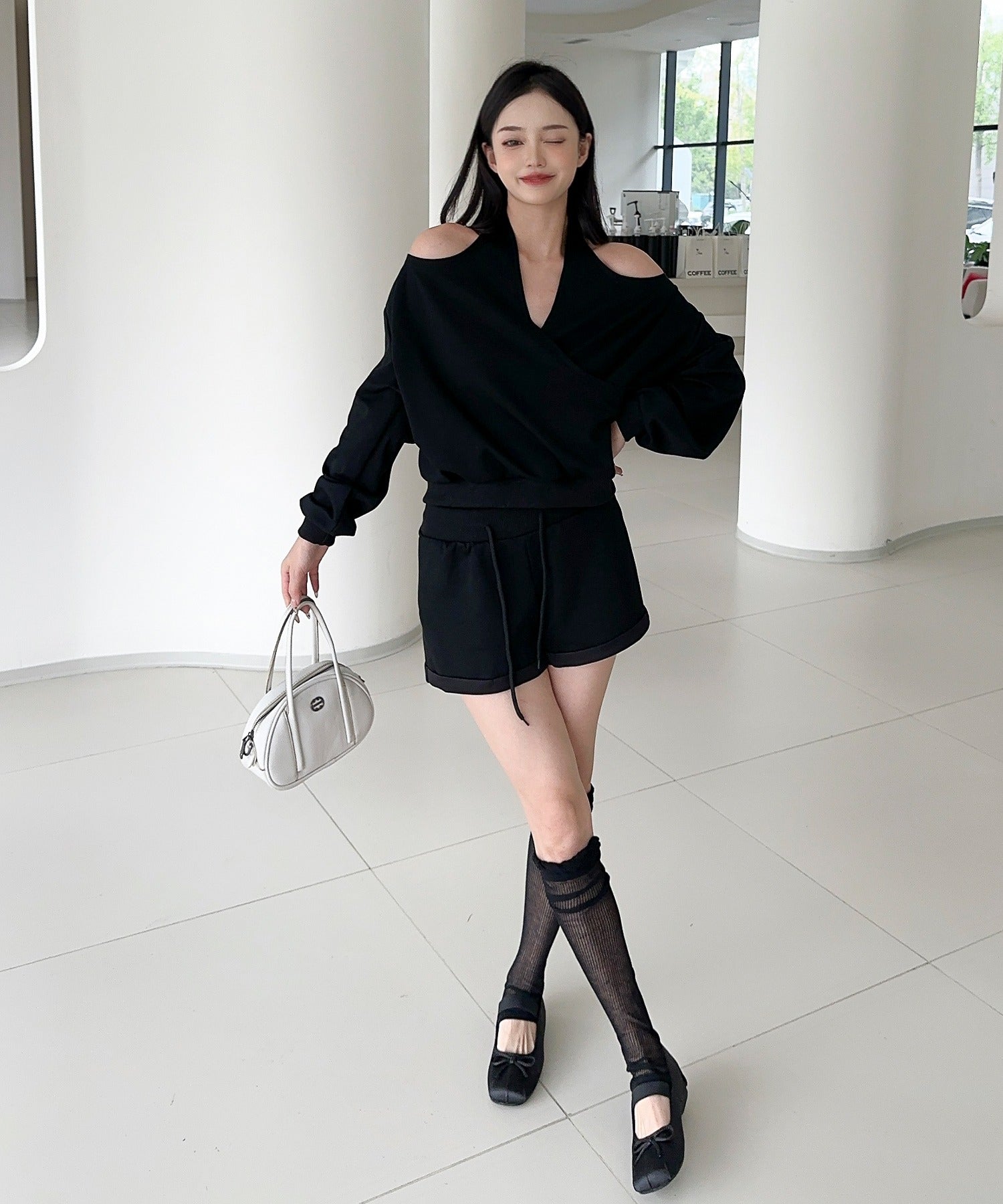 ジャスミングランディフローラム Jasmine Grandiflorum 【Jasmine】肩見せスウェット+スウェットショートパンツ （ブラック） ブラック