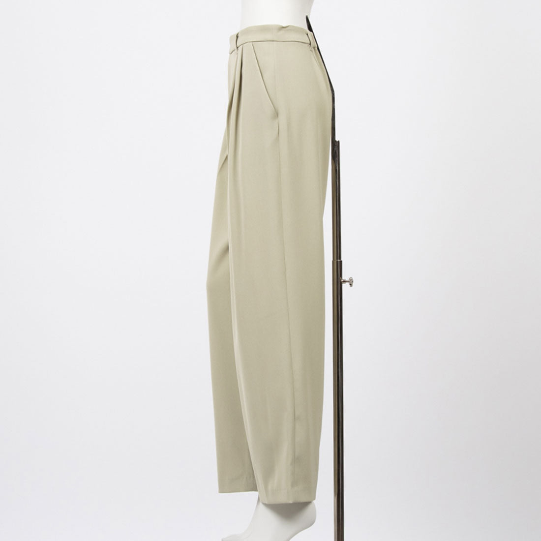 トーナル TONAL ツータックテーパードパンツ ライトグリーン