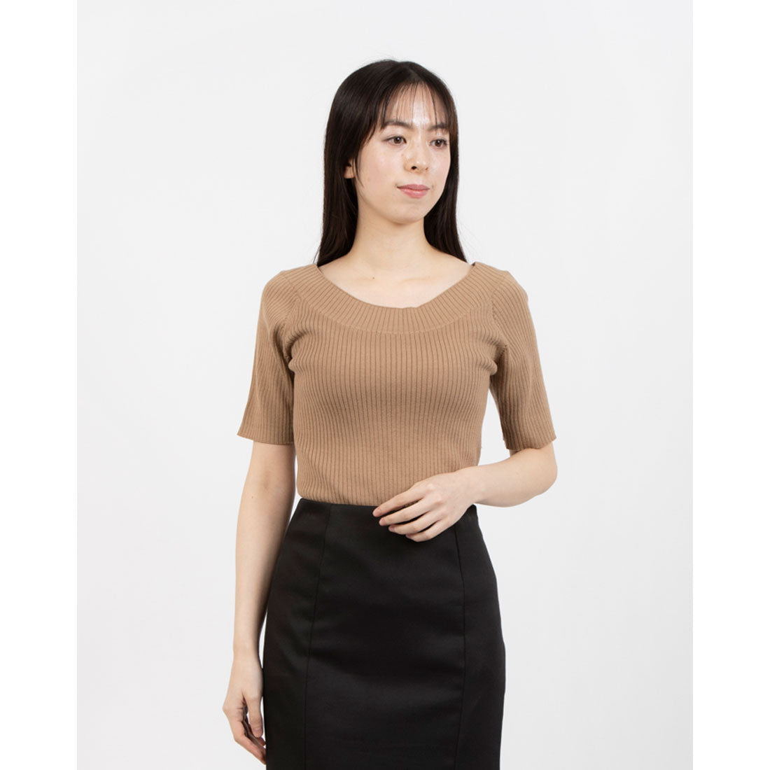トーナル TONAL ウールソロリブラウンドネック半袖ニット ベージュ