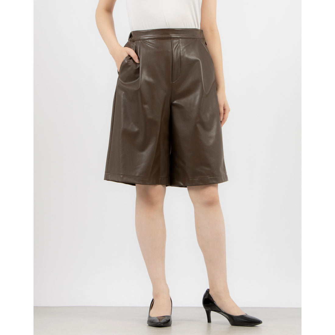 トーナル TONAL フェイクレザーショートパンツ （ブラウン） ブラウン