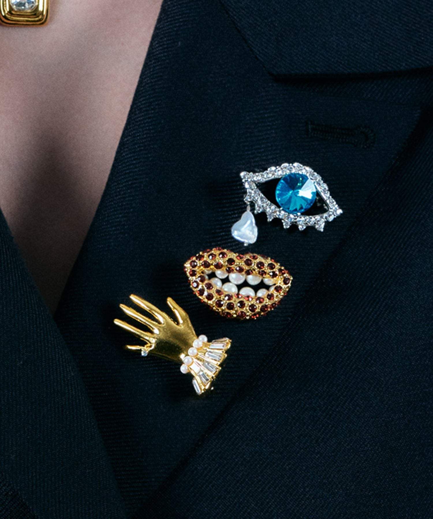 イリスフォーセブン IRIS47 laugh brooch BO126 （ゴールド） ゴールド