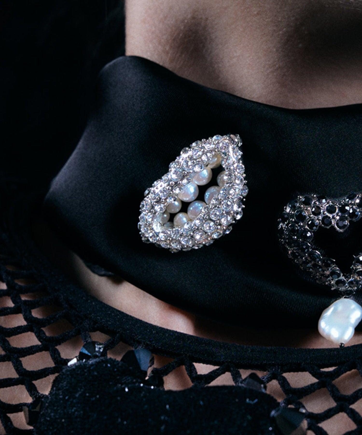 イリスフォーセブン IRIS47 laugh brooch BO126 （シルバー） シルバー