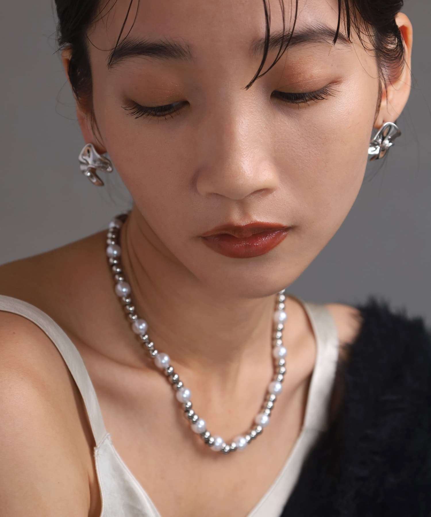 エルエイチエムイー LHME 【WEB限定】“MELLOW”パールミックスボールチェーンネックレス/ラージ/サージカルステンレス（金属アレルギー対応） （ホワイト×シルバー） ホワイト×シルバー