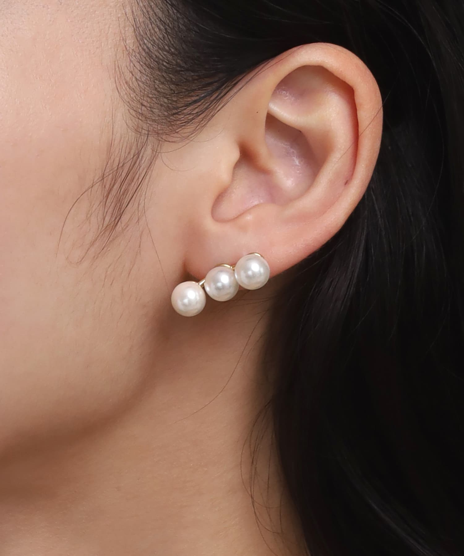 エルエイチエムイー LHME 【WEB限定】“MELLOW”ラインパールピアス/3粒/サージカルステンレス（金属アレルギー対応） （ゴールド） ゴールド