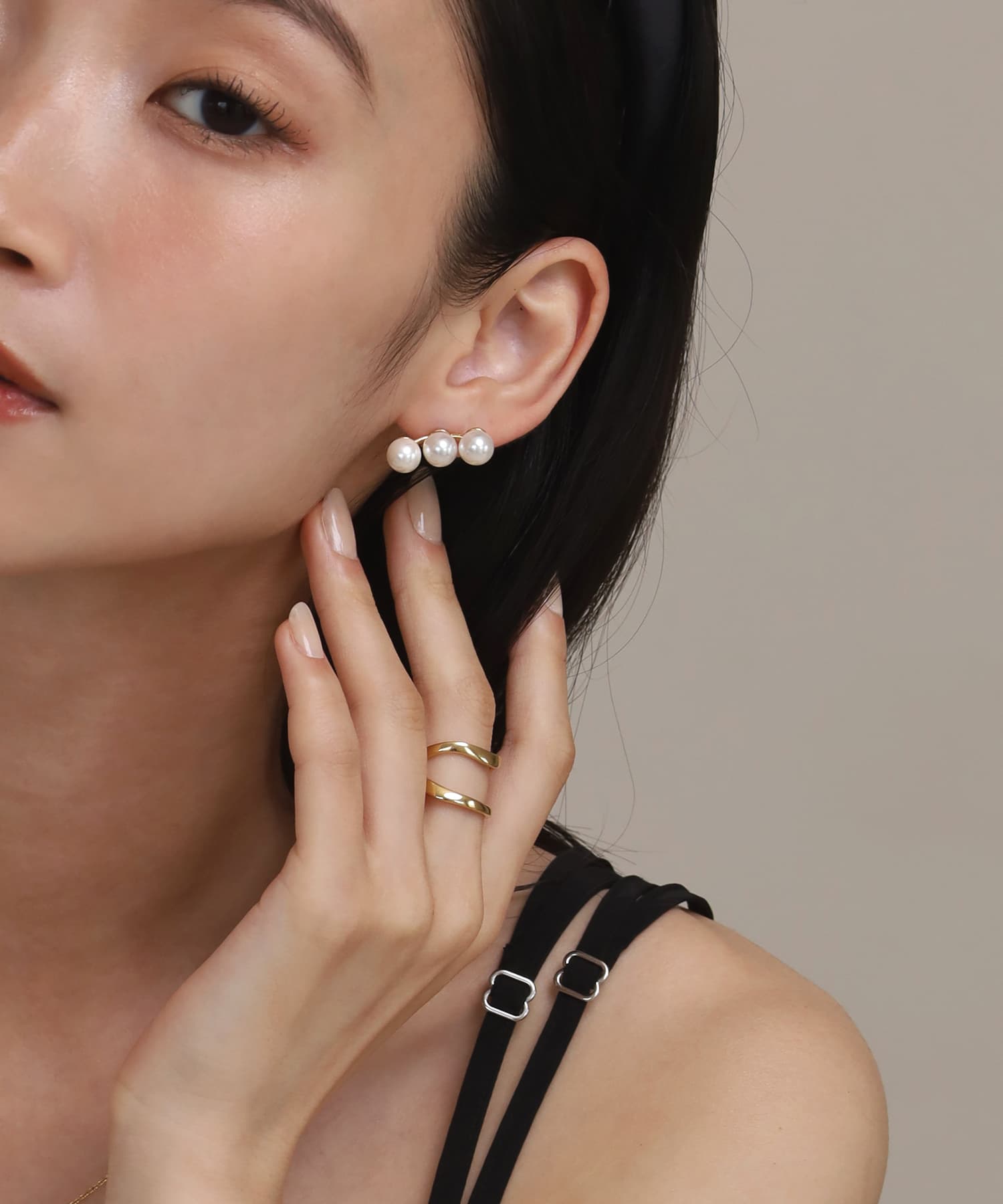 エルエイチエムイー LHME 【WEB限定】“MELLOW”ラインパールピアス/3粒/サージカルステンレス（金属アレルギー対応） （ゴールド） ゴールド