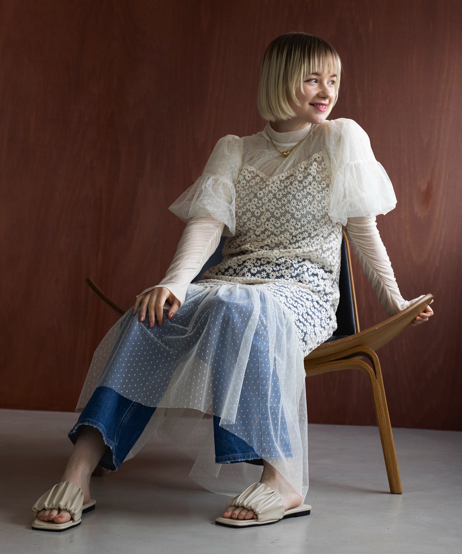メゾンブリーズレヴール MAISON BREEZE reveur square toe gather sandals （アイボリー） アイボリー