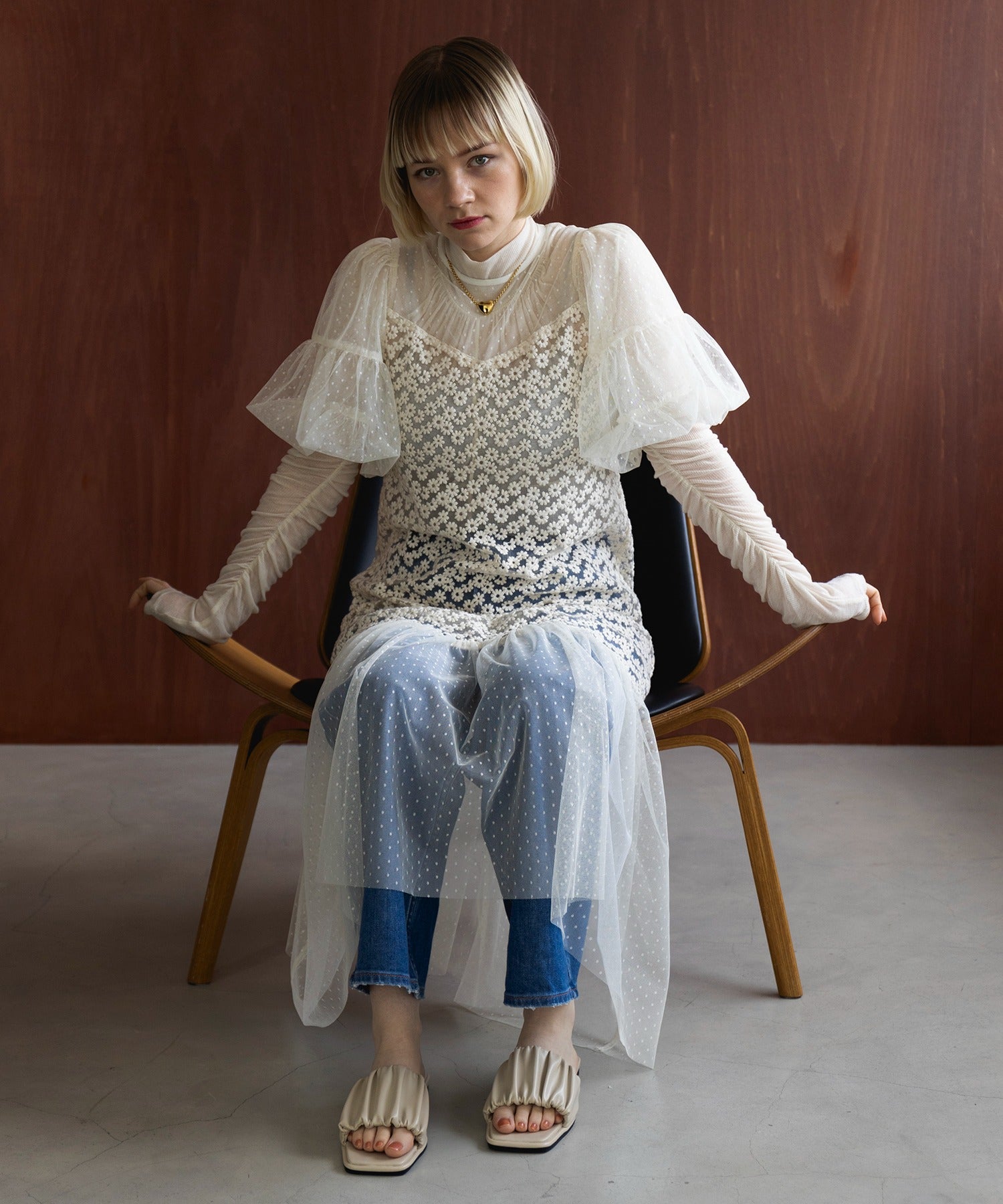 メゾンブリーズレヴール MAISON BREEZE reveur square toe gather sandals （アイボリー） アイボリー