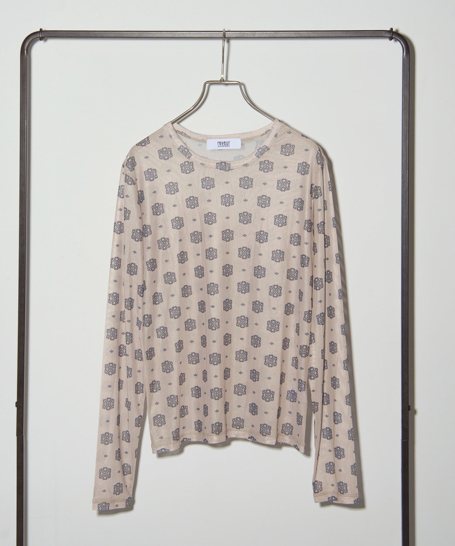 メゾンブリーズレヴール MAISON BREEZE reveur crew neck printed sheer tops クルーネックプリントシアートップス （ベージュ系その他2） ベージュ系その他2