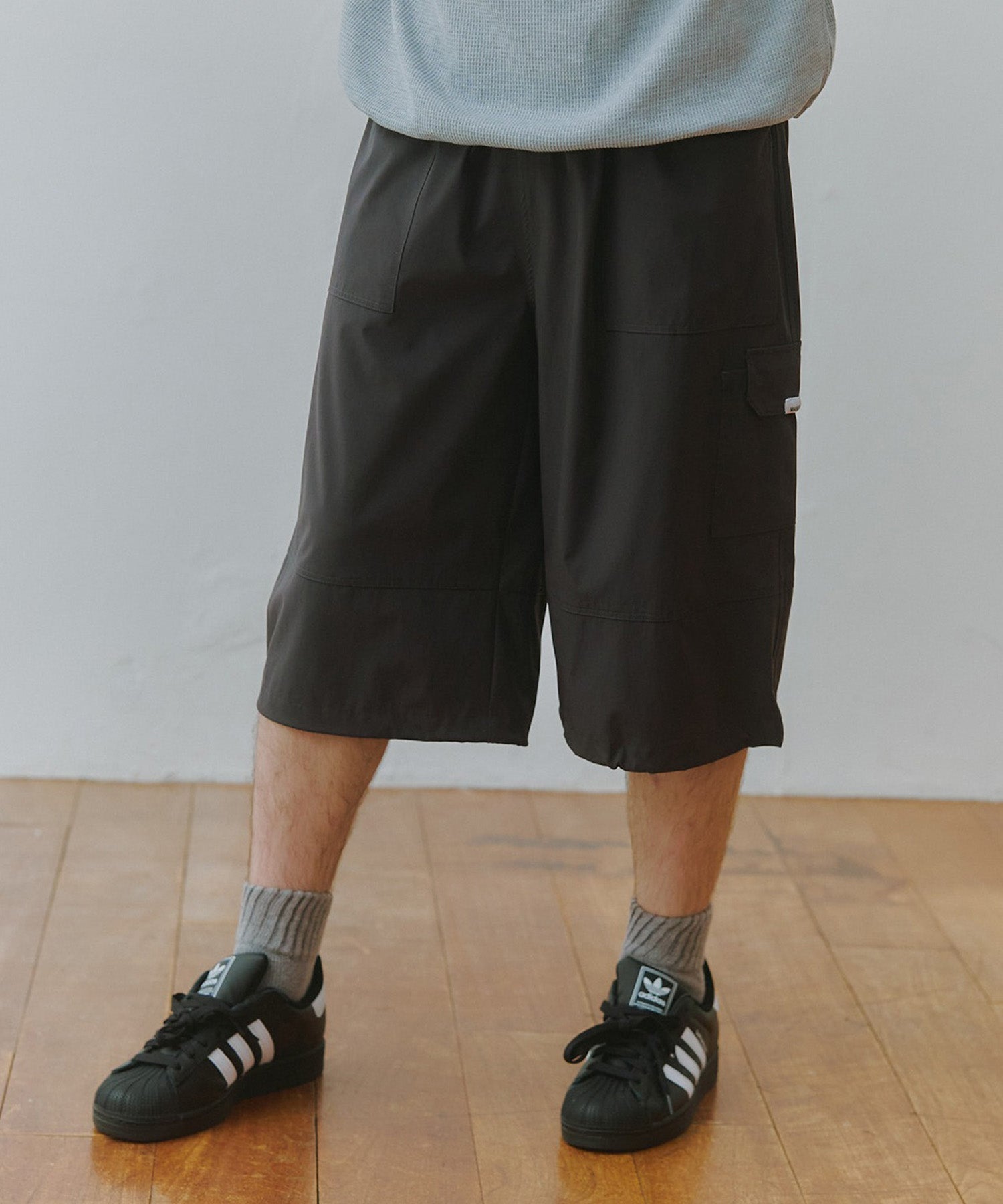 メゾンクラブ MAISON CLUB Odd Length Over Cargo Pants / 七分丈オーバーカーゴパンツ （グレー） グレー