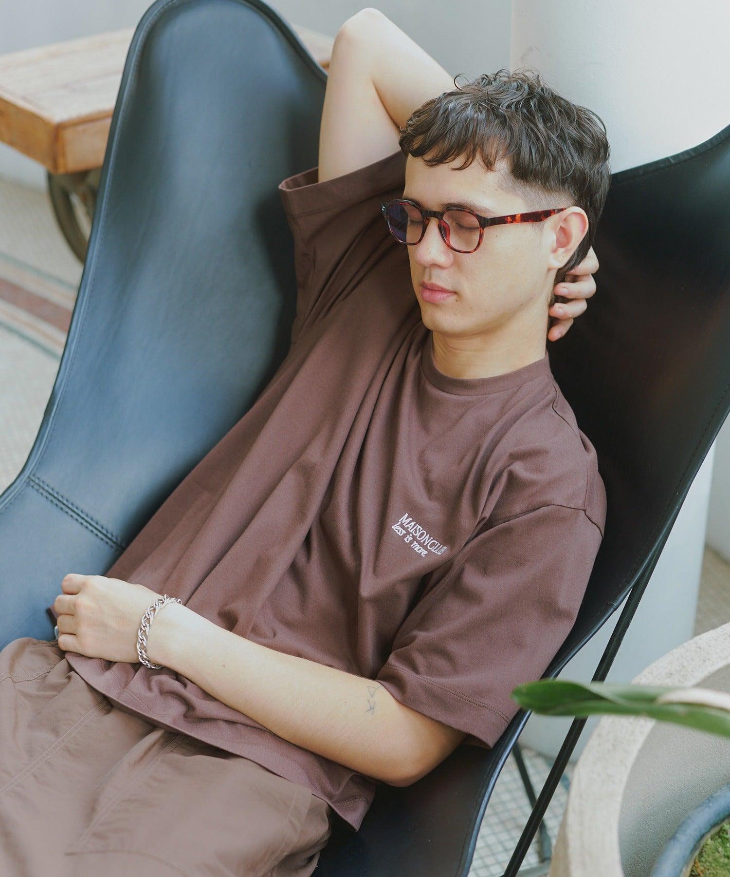メゾンクラブ MAISON CLUB One Point Embroidery Tee / ワンポイント刺繍Tシャツ （ブラウン） ブラウン