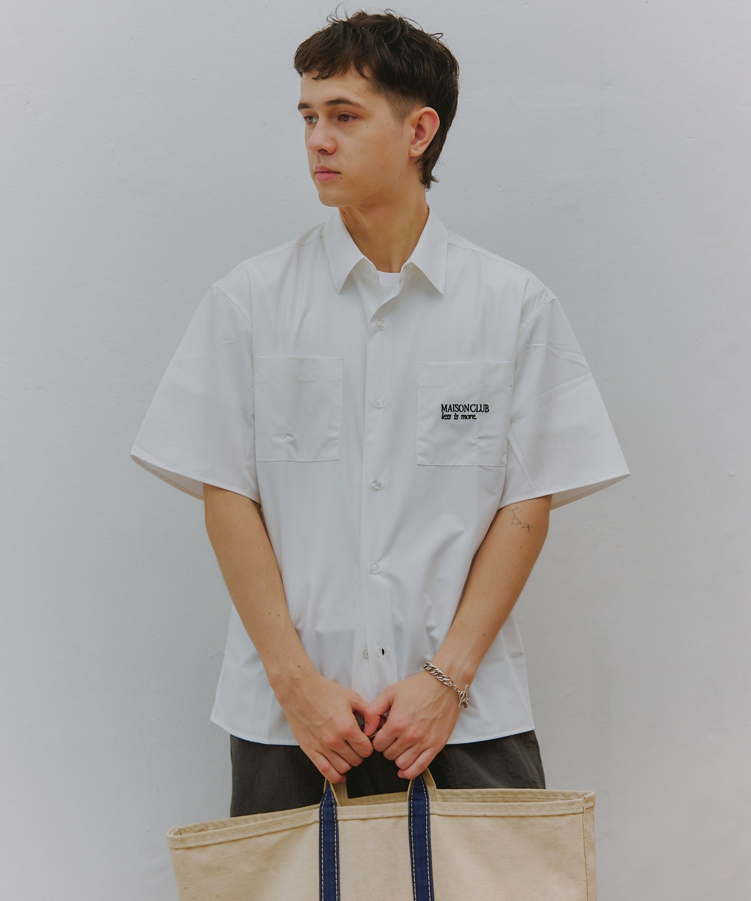 メゾンクラブ MAISON CLUB Regular Collar Embroidery Half Sleeve Shirt / レギュラーカラー刺繍シャツ （ホワイト） ホワイト