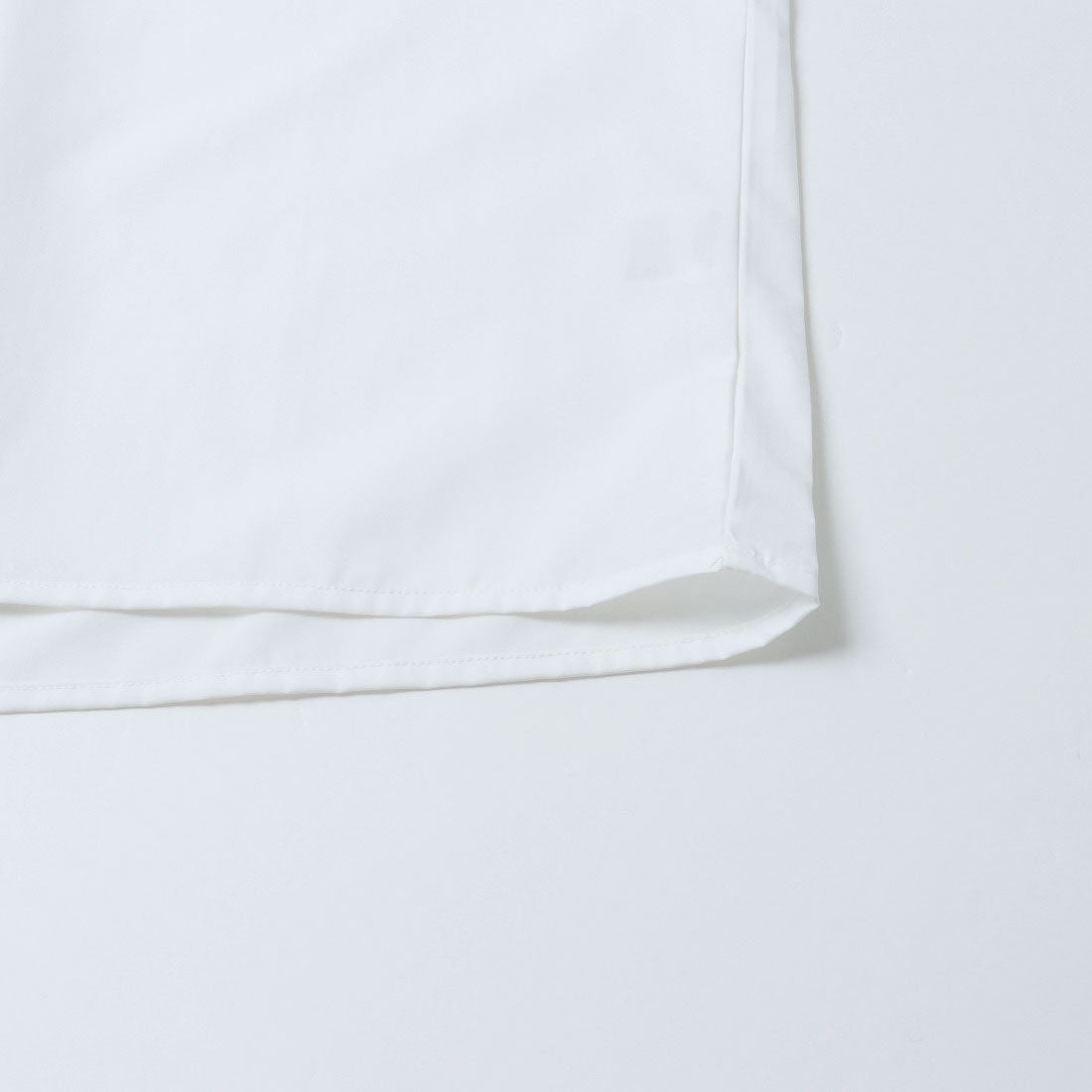 メゾンクラブ MAISON CLUB Regular Collar Embroidery Half Sleeve Shirt / レギュラーカラー刺繍シャツ （ホワイト） ホワイト