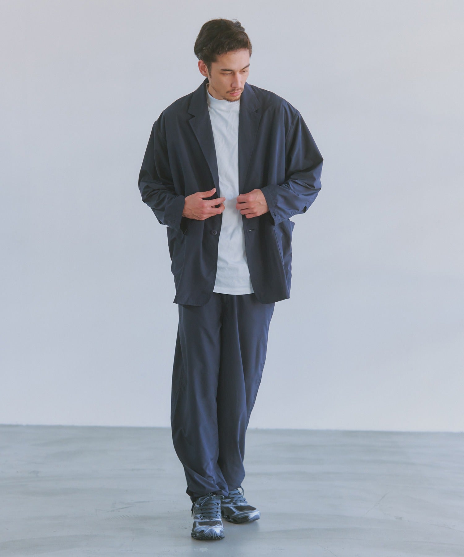 メゾンクラブ MAISON CLUB SUPER LIGRT TECH TRAVEL EASY TROUSERS /超軽量リップストップ素材 （ネイビー） ネイビー