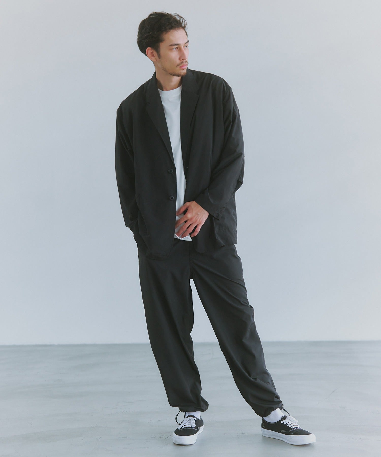 メゾンクラブ MAISON CLUB SUPER LIGRT TECH TRAVEL EASY TROUSERS /超軽量リップストップ素材 （ブラック） ブラック