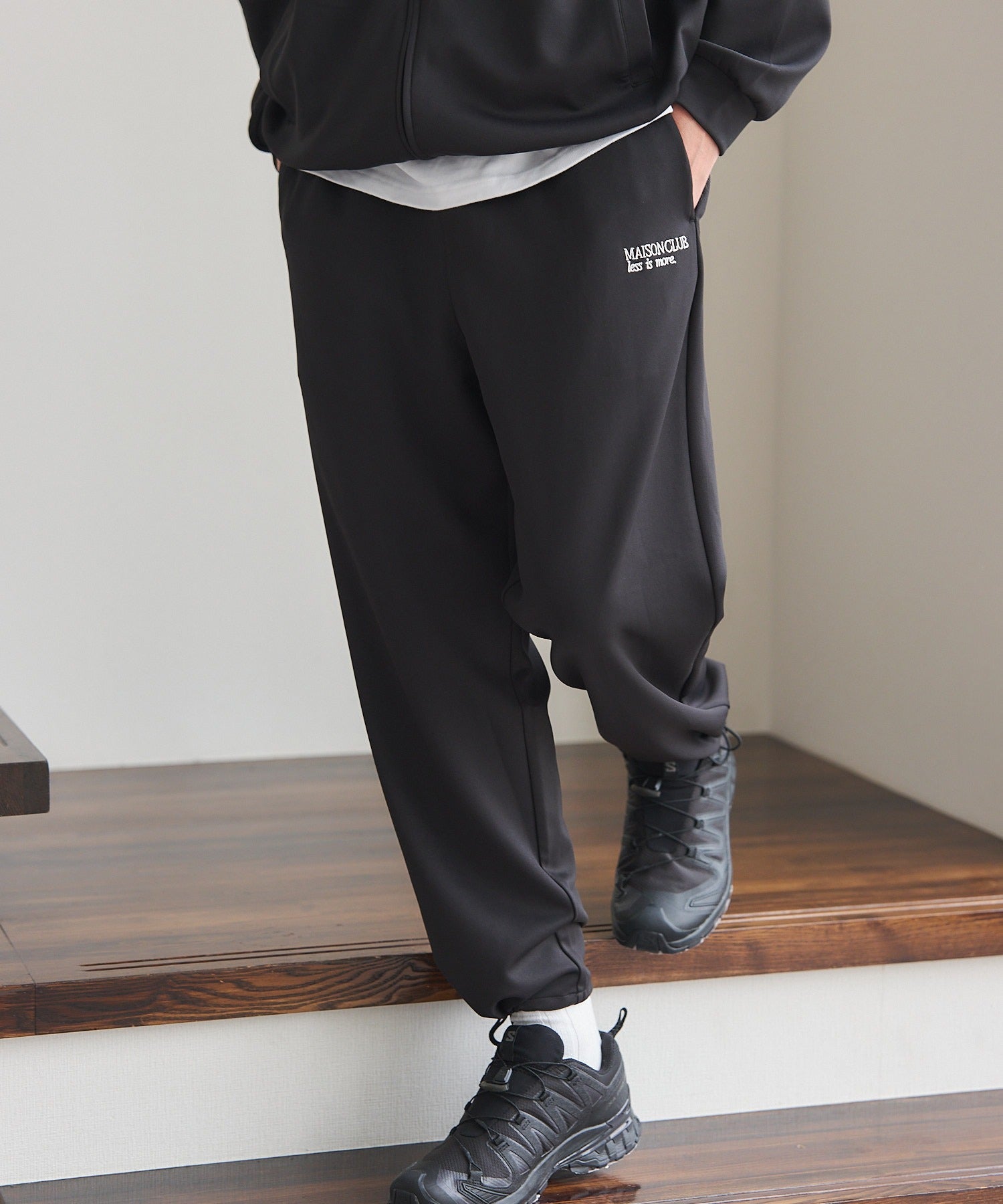 メゾンクラブ MAISON CLUB Professional Essential Stretch Track Pants KKP / プロフェッショナルエッセンシャルストレッチトラックパンツ AENNOYORK （ブラック） ブラック