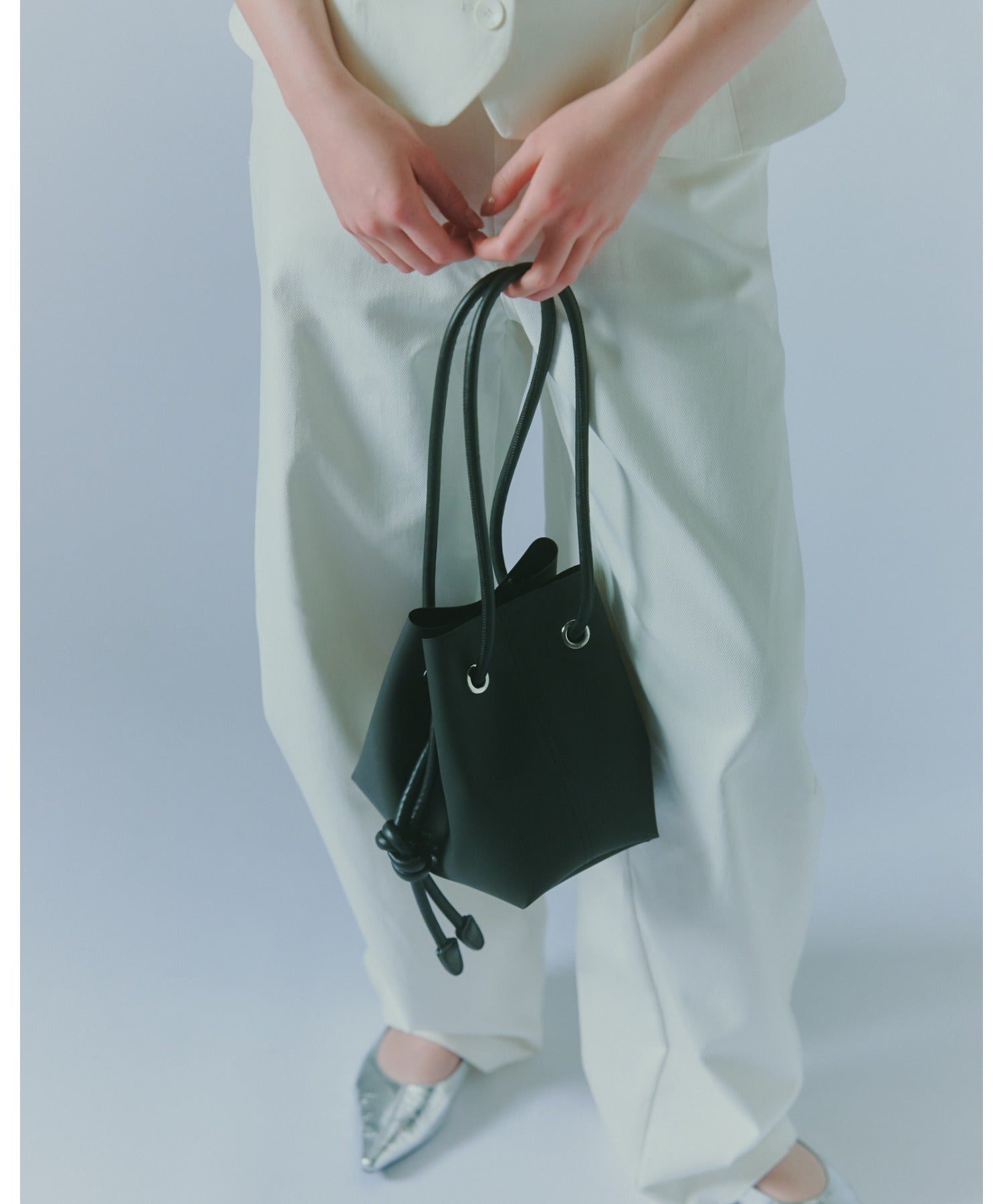 ジアートオブキャリング THE ART OF CARRYING  POUCH / 軽量 巾着バッグ （ブラック） ブラック